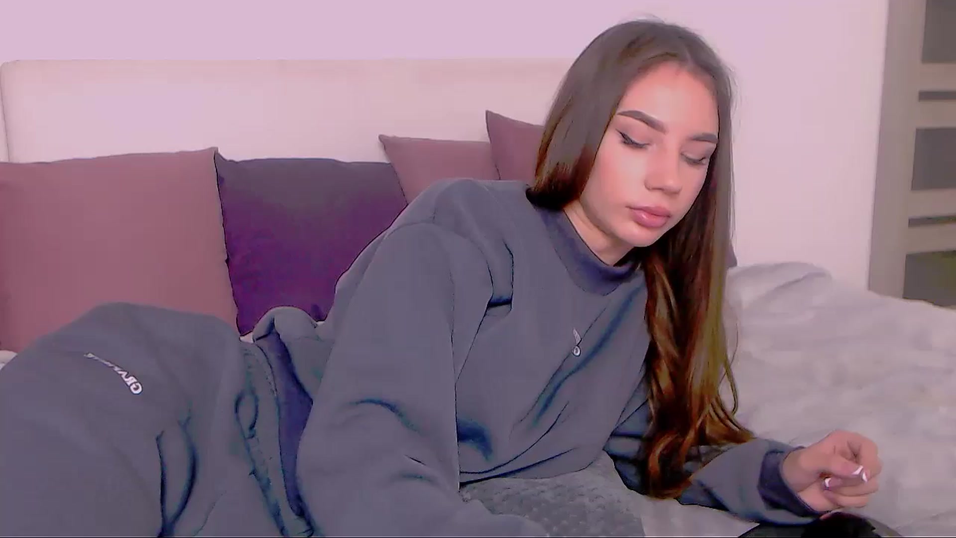 Gallery image thumbnail from SelenaLo's myfreecams stream on, 11/11/2023, 09:37 image 12 of 20