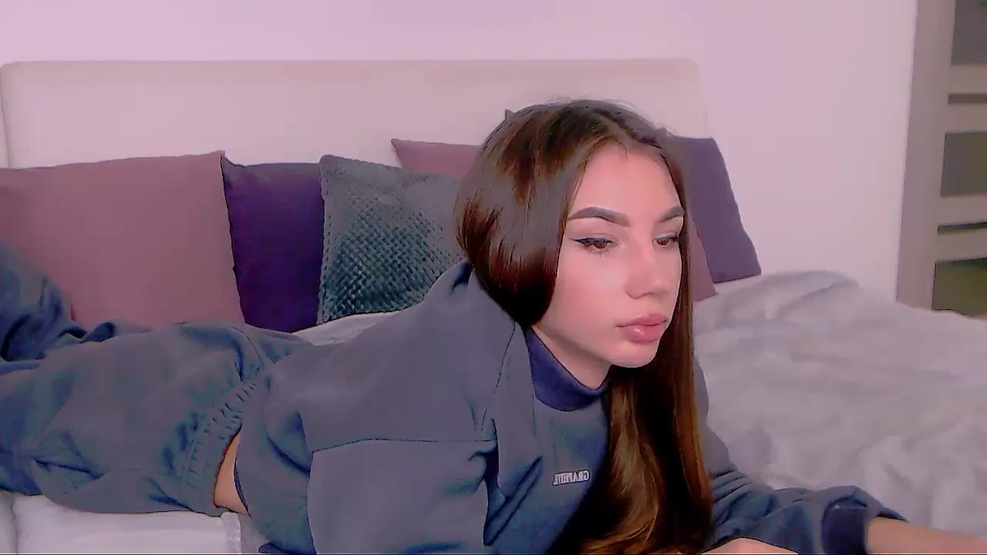 Gallery image thumbnail from SelenaLo's myfreecams stream on, 11/11/2023, 09:37 image 2 of 20