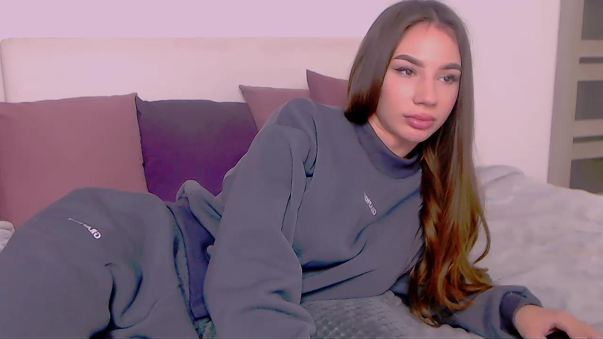 Gallery image thumbnail from SelenaLo's myfreecams stream on, 11/11/2023, 09:37 image 7 of 20