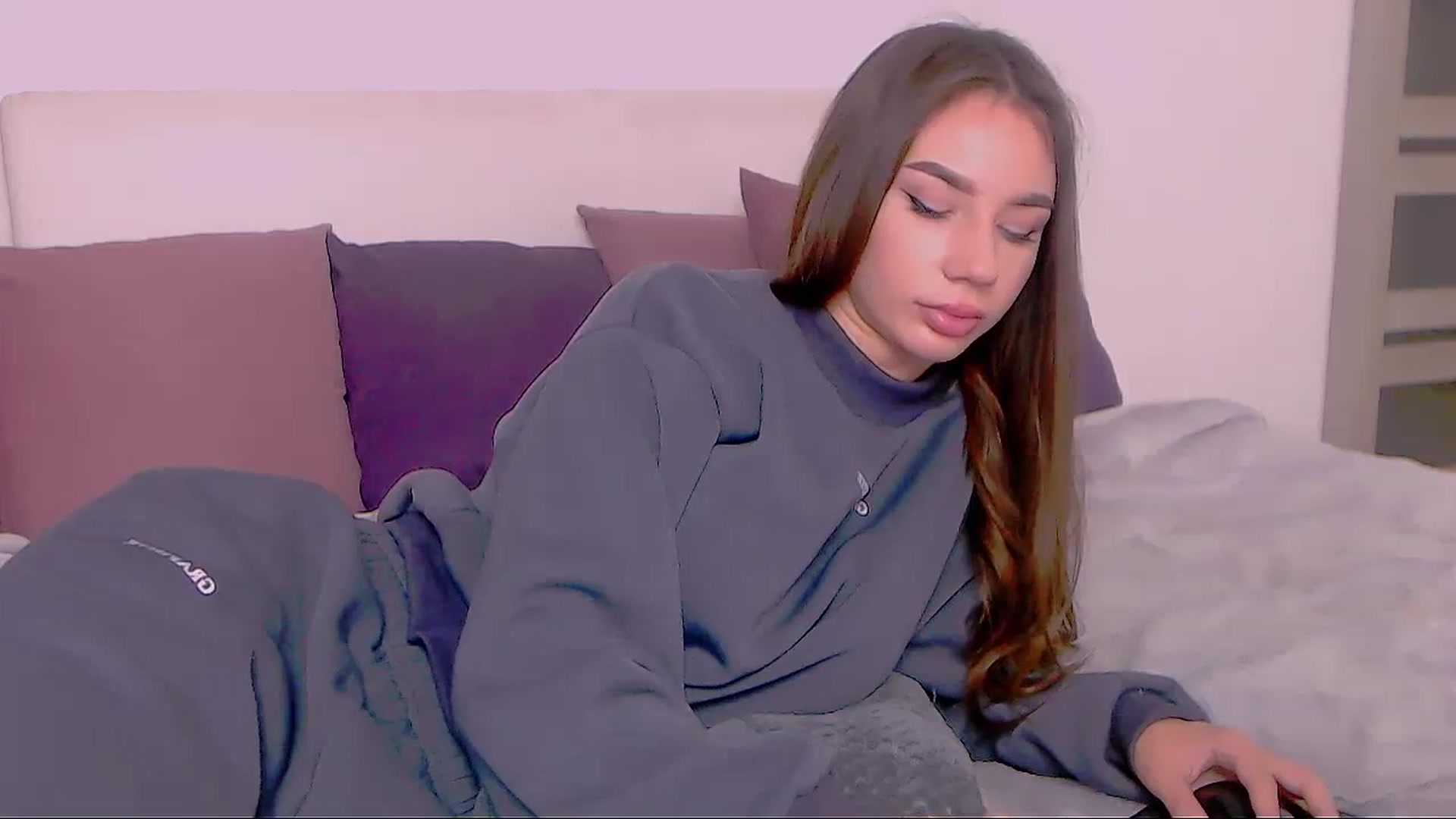 Gallery image thumbnail from SelenaLo's myfreecams stream on, 11/11/2023, 09:37 image 14 of 20
