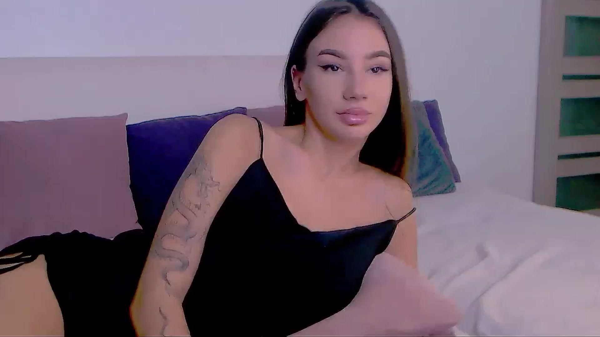 Gallery image thumbnail from SelenaLo's myfreecams stream on, 11/14/2023, 10:03 image 11 of 20