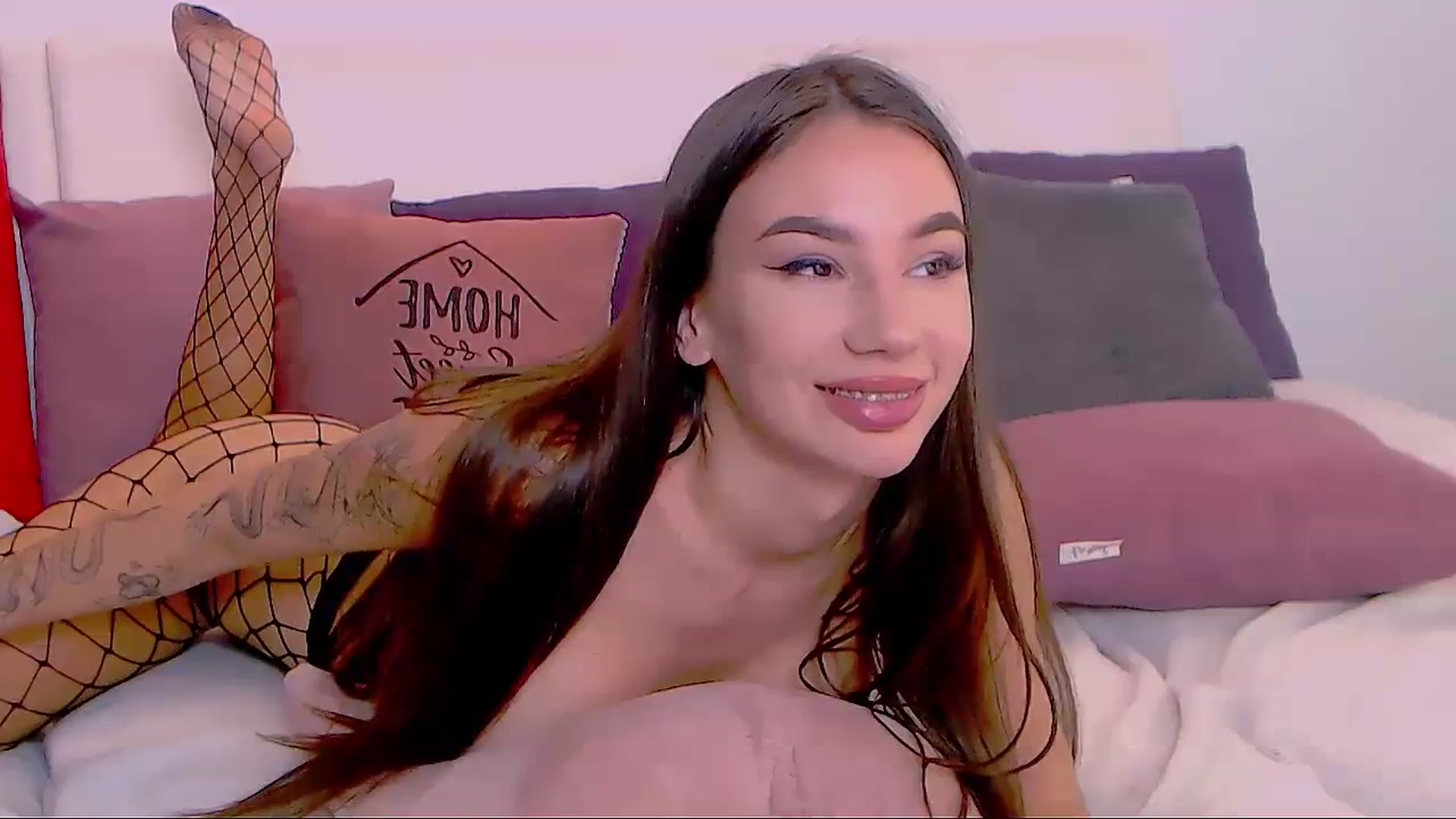 Gallery image thumbnail from SelenaLo's myfreecams stream on, 11/16/2023, 12:52 image 19 of 20
