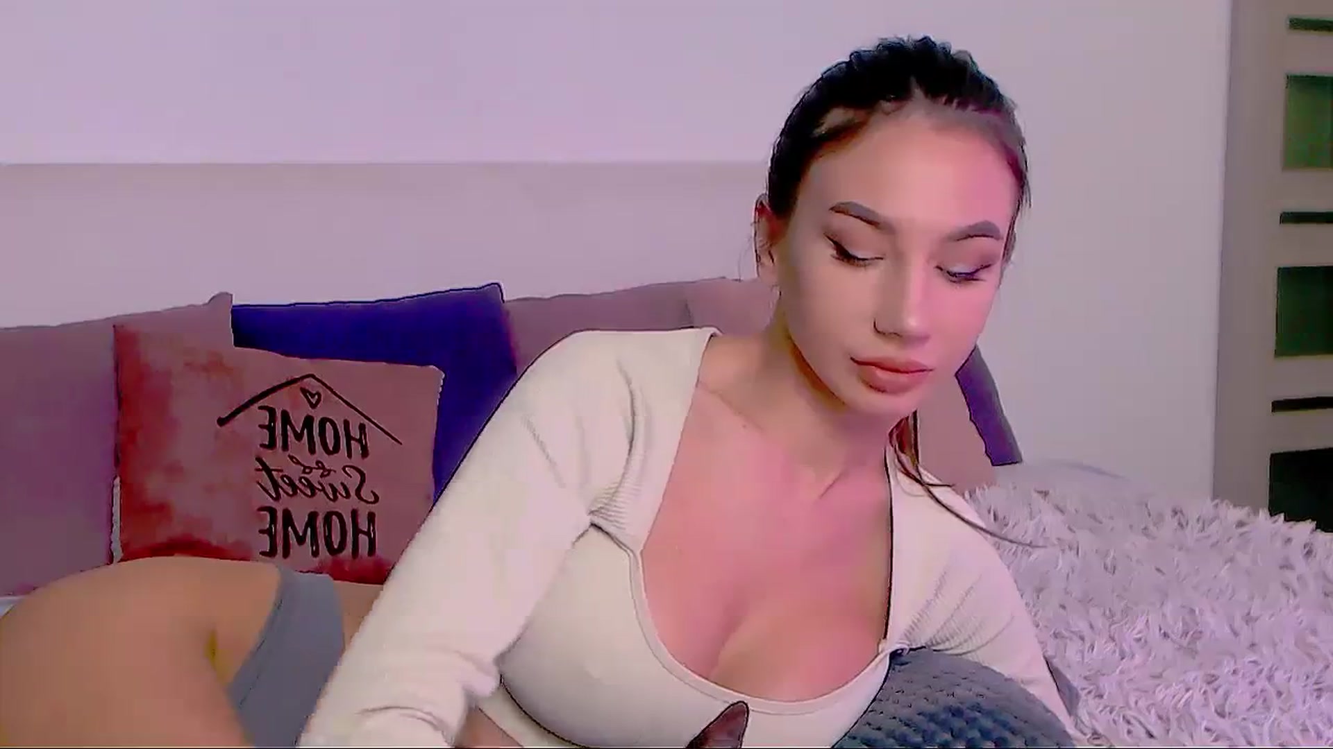 Gallery image thumbnail from SelenaLo's myfreecams stream on, 11/18/2023, 13:28 image 6 of 20
