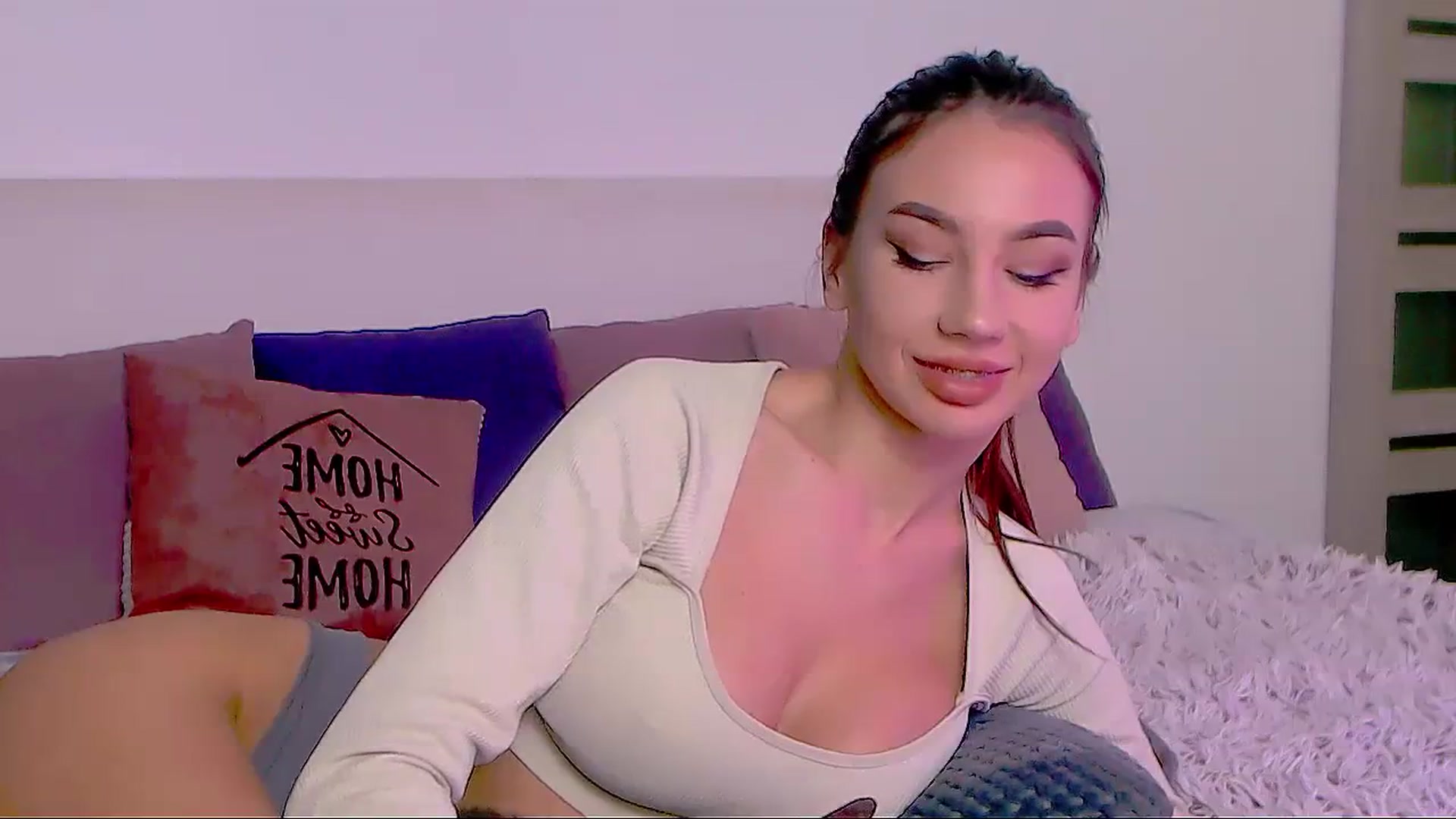 Gallery image thumbnail from SelenaLo's myfreecams stream on, 11/18/2023, 13:28 image 8 of 20