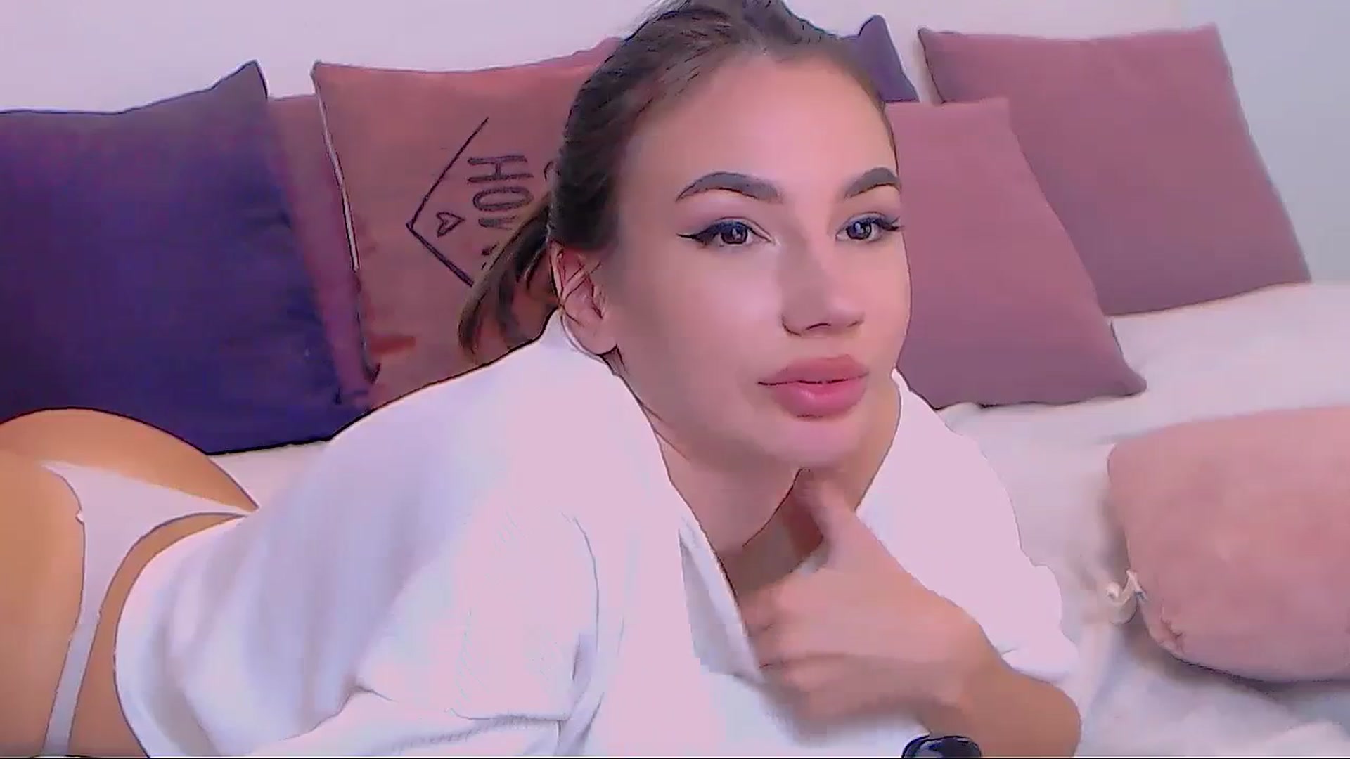 Gallery image thumbnail from SelenaLo's myfreecams stream on, 11/24/2023, 14:40 image 3 of 20