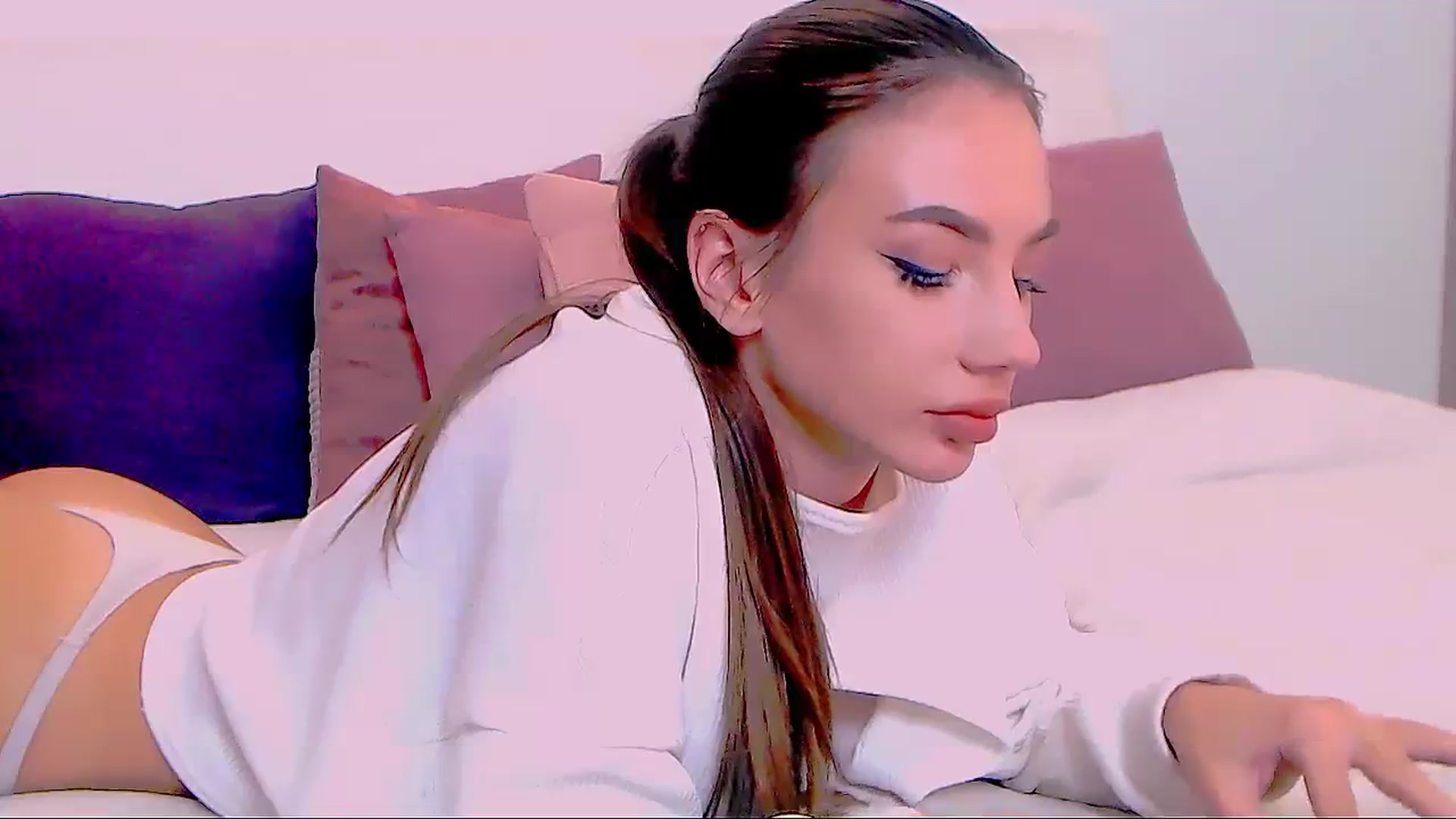 Gallery image thumbnail from SelenaLo's myfreecams stream on, 11/24/2023, 17:45 image 19 of 20