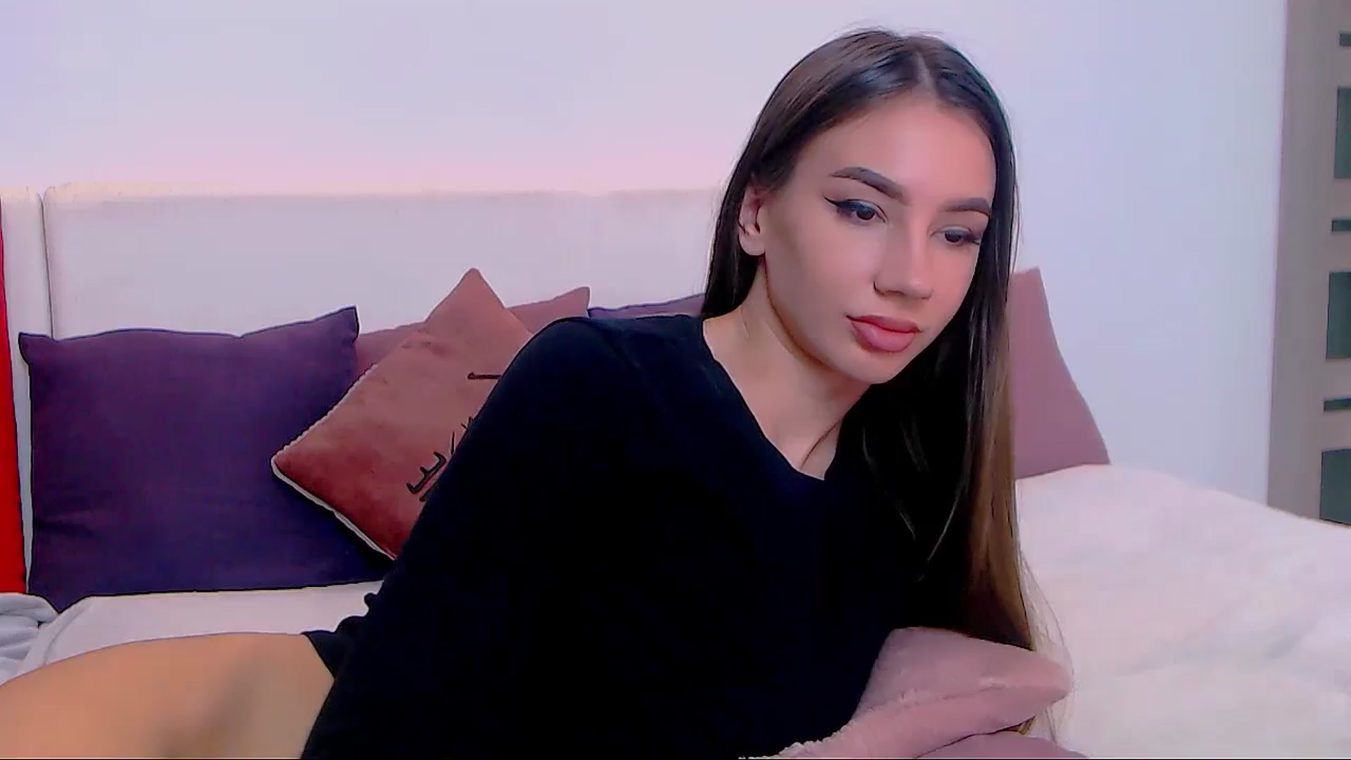 Gallery image thumbnail from SelenaLo's myfreecams stream on, 11/25/2023, 09:17 image 20 of 20