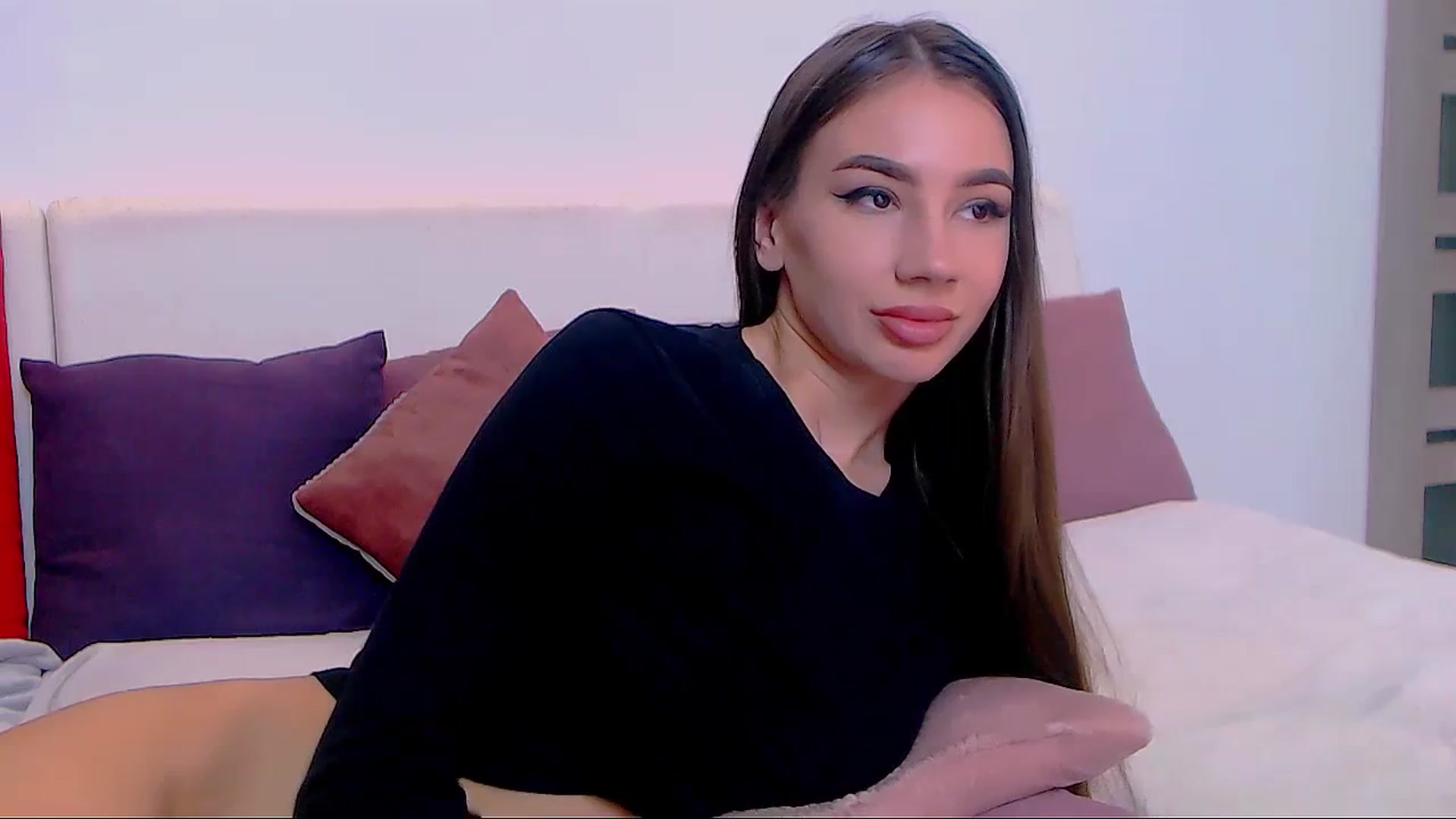 Gallery image thumbnail from SelenaLo's myfreecams stream on, 11/25/2023, 09:17 image 19 of 20