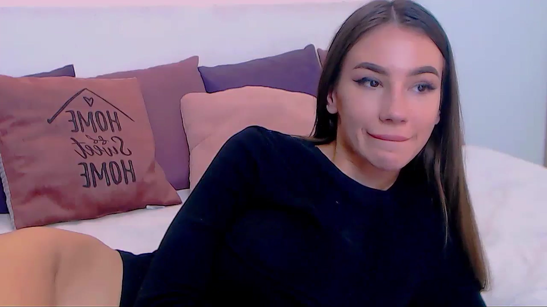 Gallery image thumbnail from SelenaLo's myfreecams stream on, 11/25/2023, 12:20 image 14 of 20
