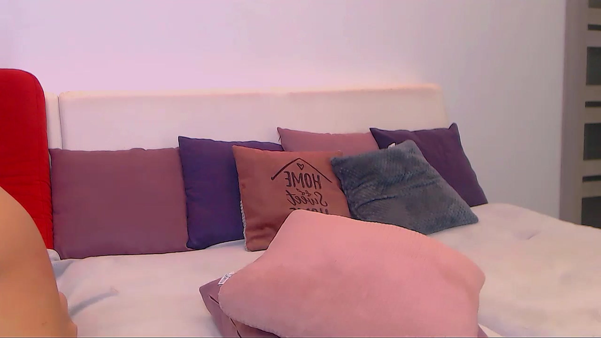 Gallery image thumbnail from SelenaLo's myfreecams stream on, 12/04/2023, 14:40 image 17 of 20