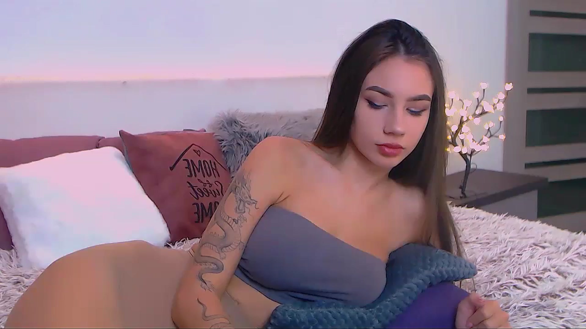 Gallery image thumbnail from SelenaLo's myfreecams stream on, 12/13/2023, 12:20 image 16 of 20