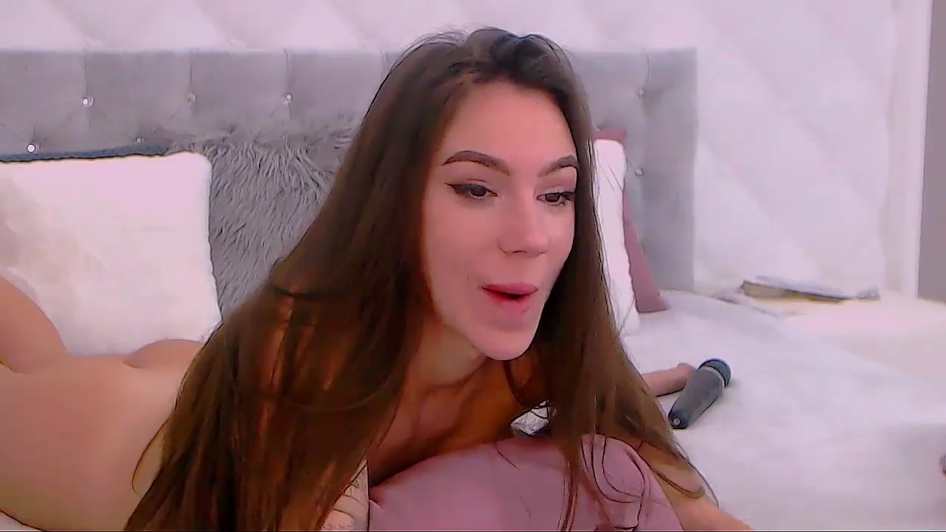 Gallery image thumbnail from SelenaLo's myfreecams stream on, 01/08/2024, 10:34 image 13 of 20