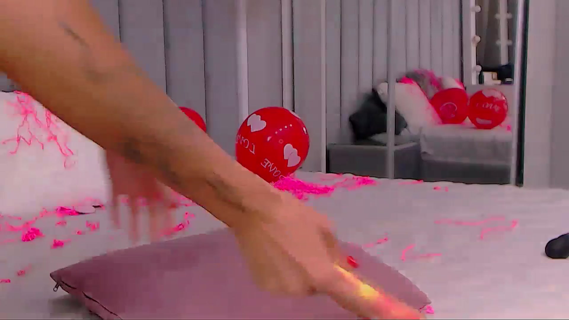 Gallery image thumbnail from SelenaLo's myfreecams stream on, 02/12/2024, 14:39 image 11 of 20