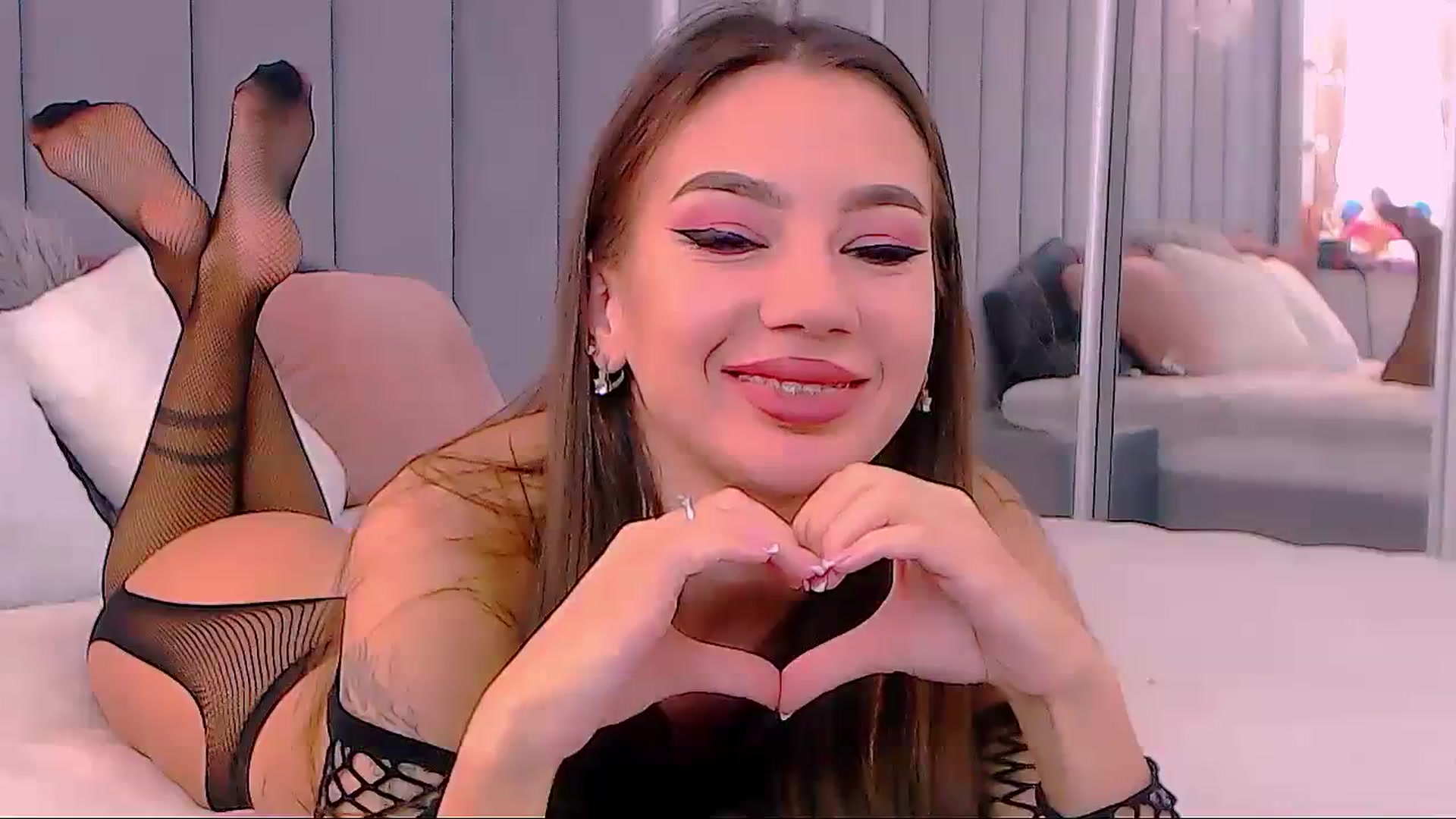 Gallery image thumbnail from SelenaLo's myfreecams stream on, 03/07/2024, 08:53 image 2 of 20