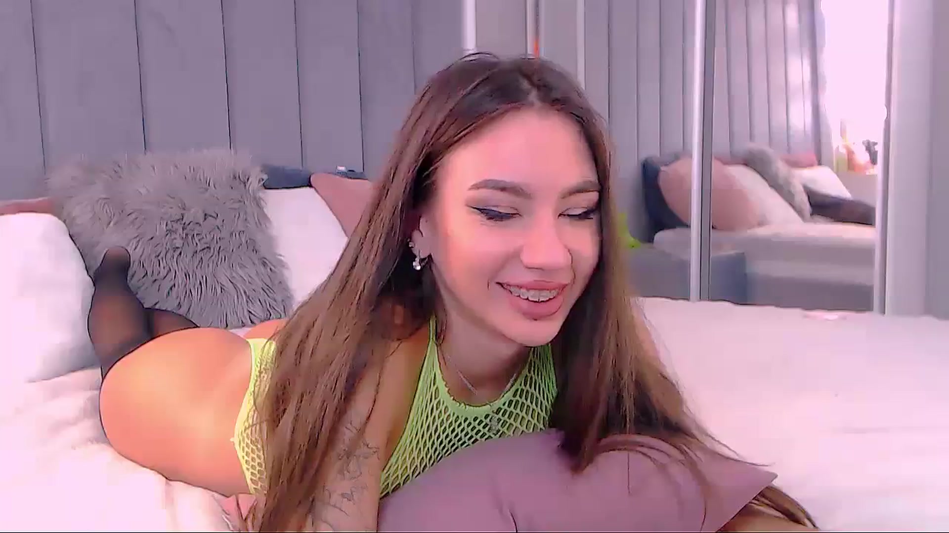 Gallery image thumbnail from SelenaLo's myfreecams stream on, 03/16/2024, 12:40 image 6 of 20