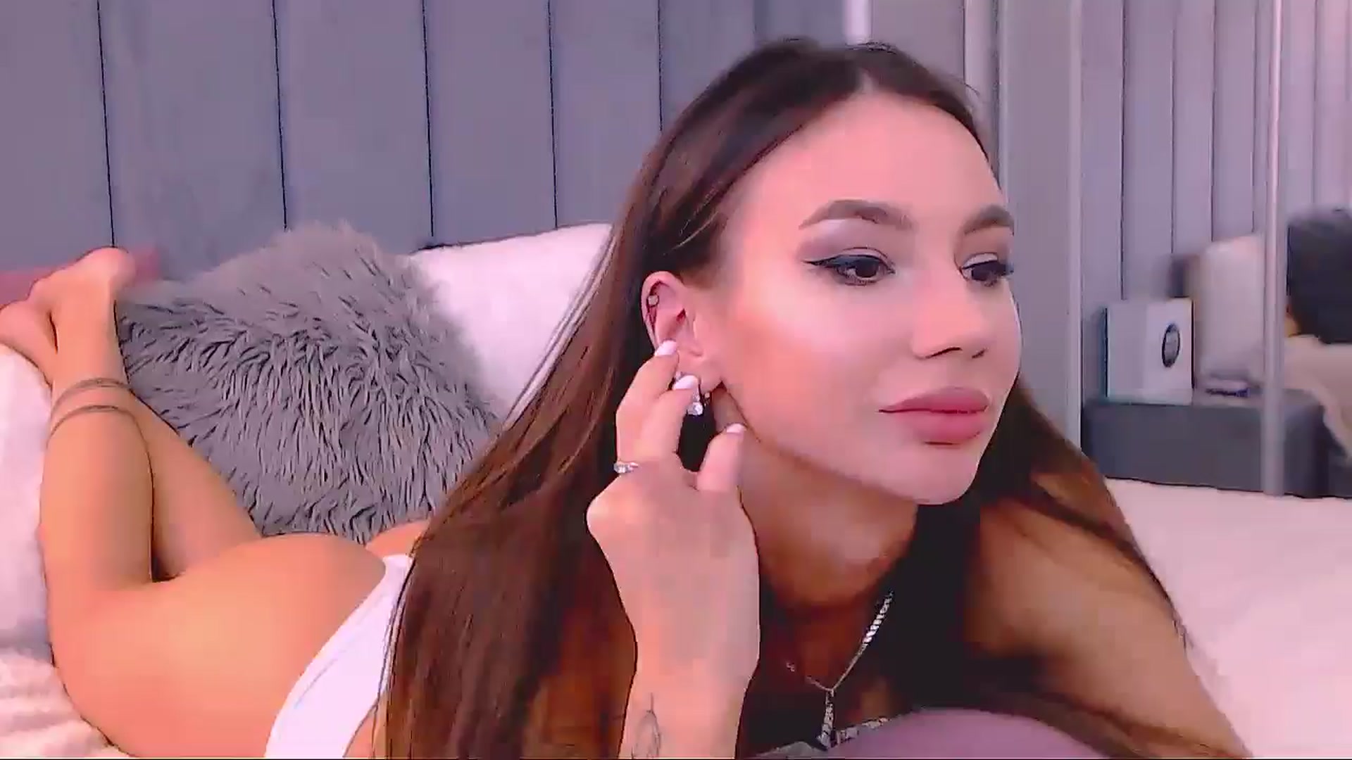 Gallery image thumbnail from SelenaLo's myfreecams stream on, 04/27/2024, 12:21 image 12 of 20
