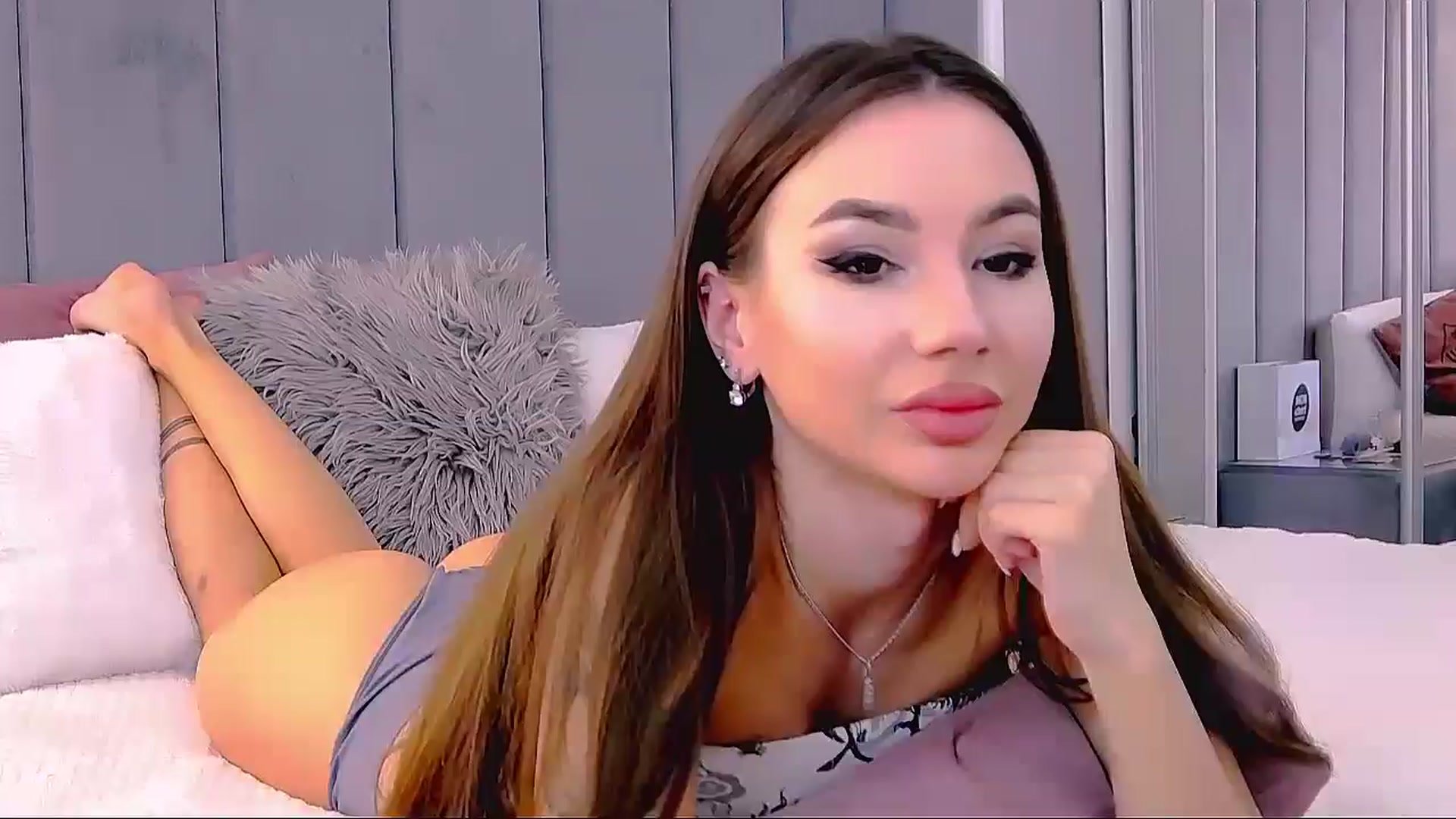 Gallery image thumbnail from SelenaLo's myfreecams stream on, 05/10/2024, 07:02 image 1 of 20