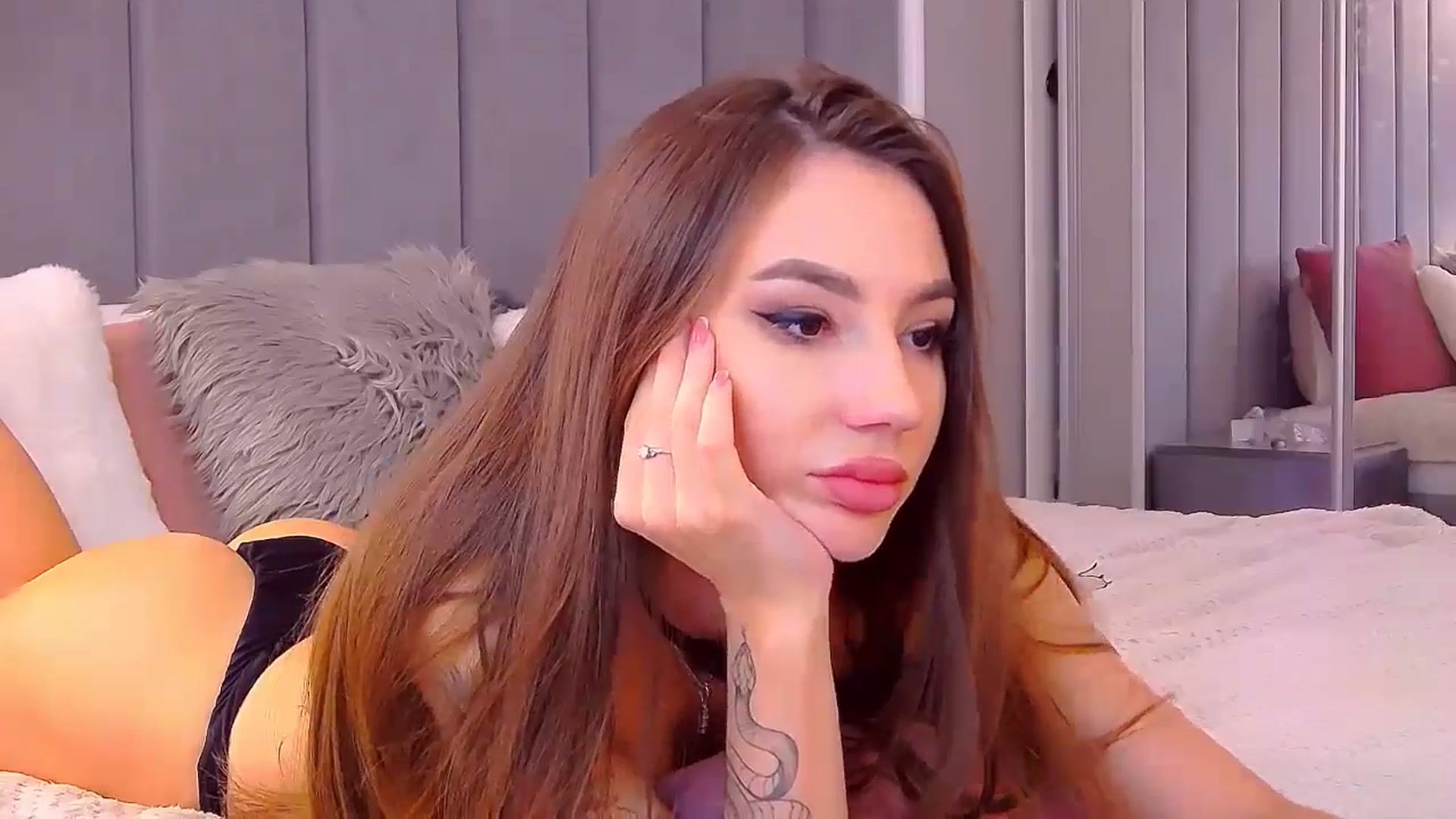 Gallery image thumbnail from SelenaLo's myfreecams stream on, 06/06/2024, 11:01 image 8 of 20