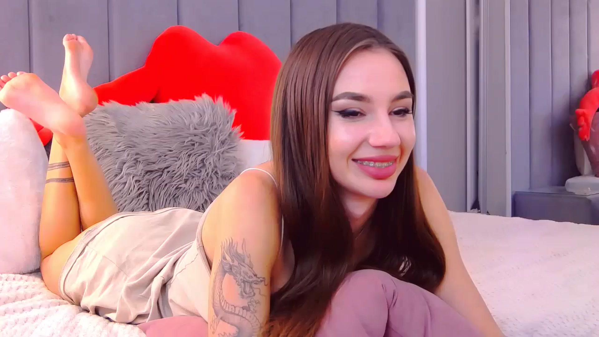 Gallery image thumbnail from SelenaLo's myfreecams stream on, 06/19/2024, 15:07 image 15 of 20