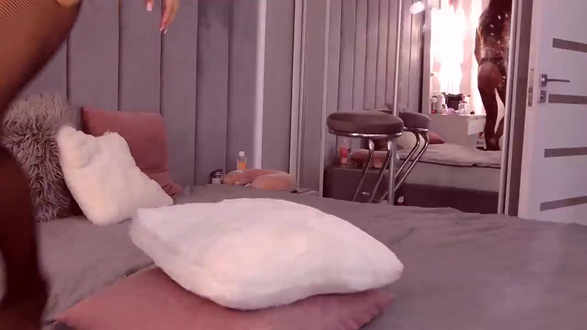 Gallery image thumbnail from SelenaLo's myfreecams stream on, 08/22/2024, 10:37 image 12 of 20