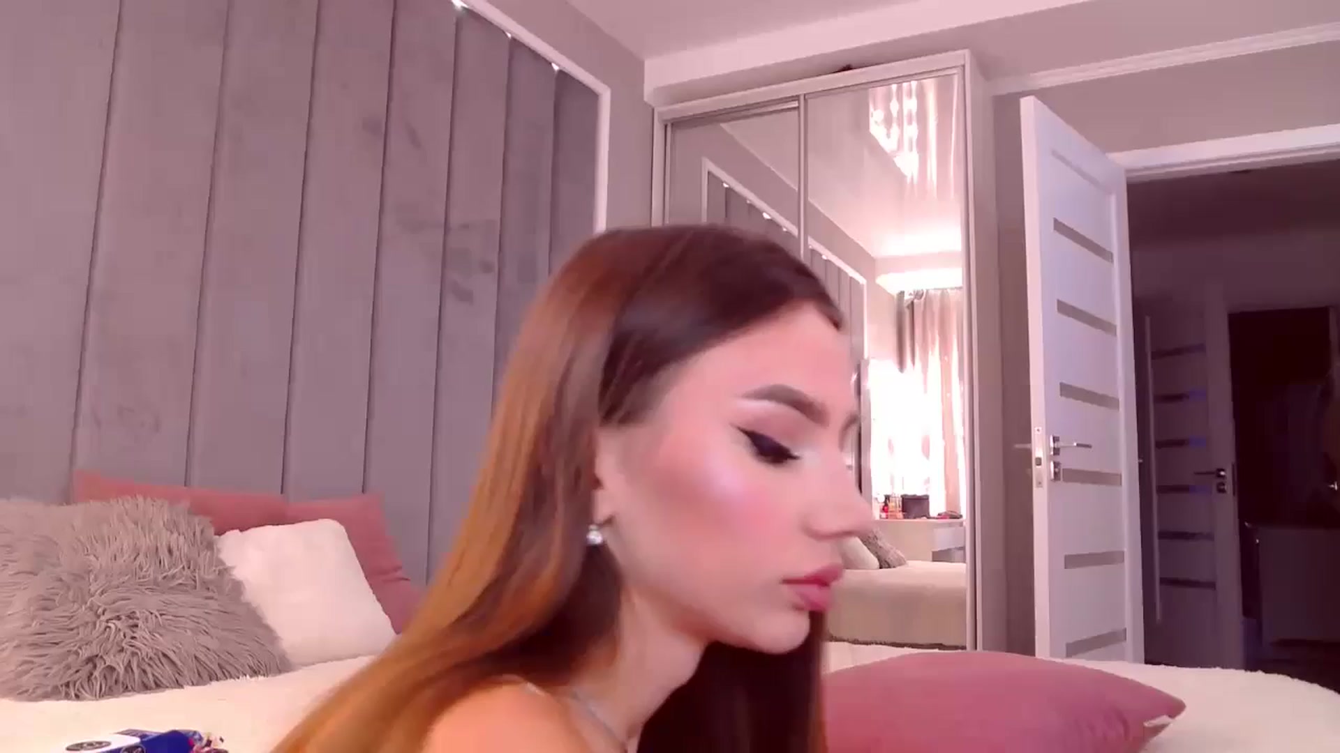 Gallery image thumbnail from SelenaLo's myfreecams stream on, 09/05/2024, 05:23 image 1 of 20