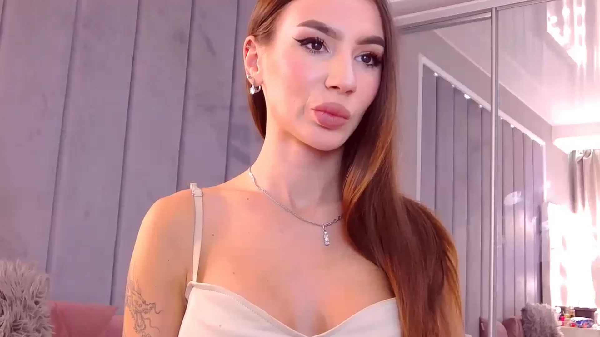 Gallery image thumbnail from SelenaLo's myfreecams stream on, 09/05/2024, 10:02 image 2 of 20