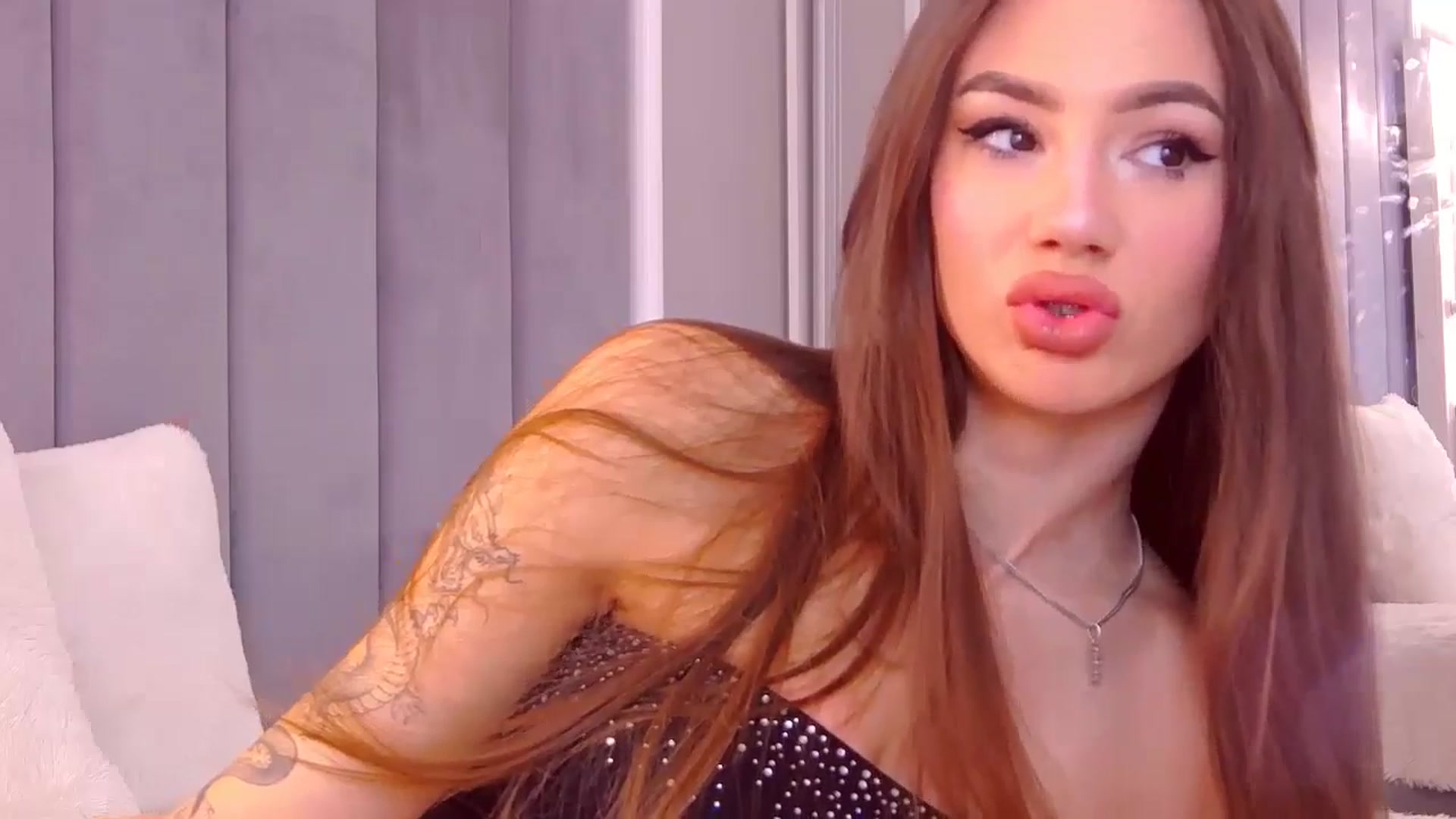 Gallery image thumbnail from SelenaLo's myfreecams stream on, 10/03/2024, 06:09 image 19 of 20