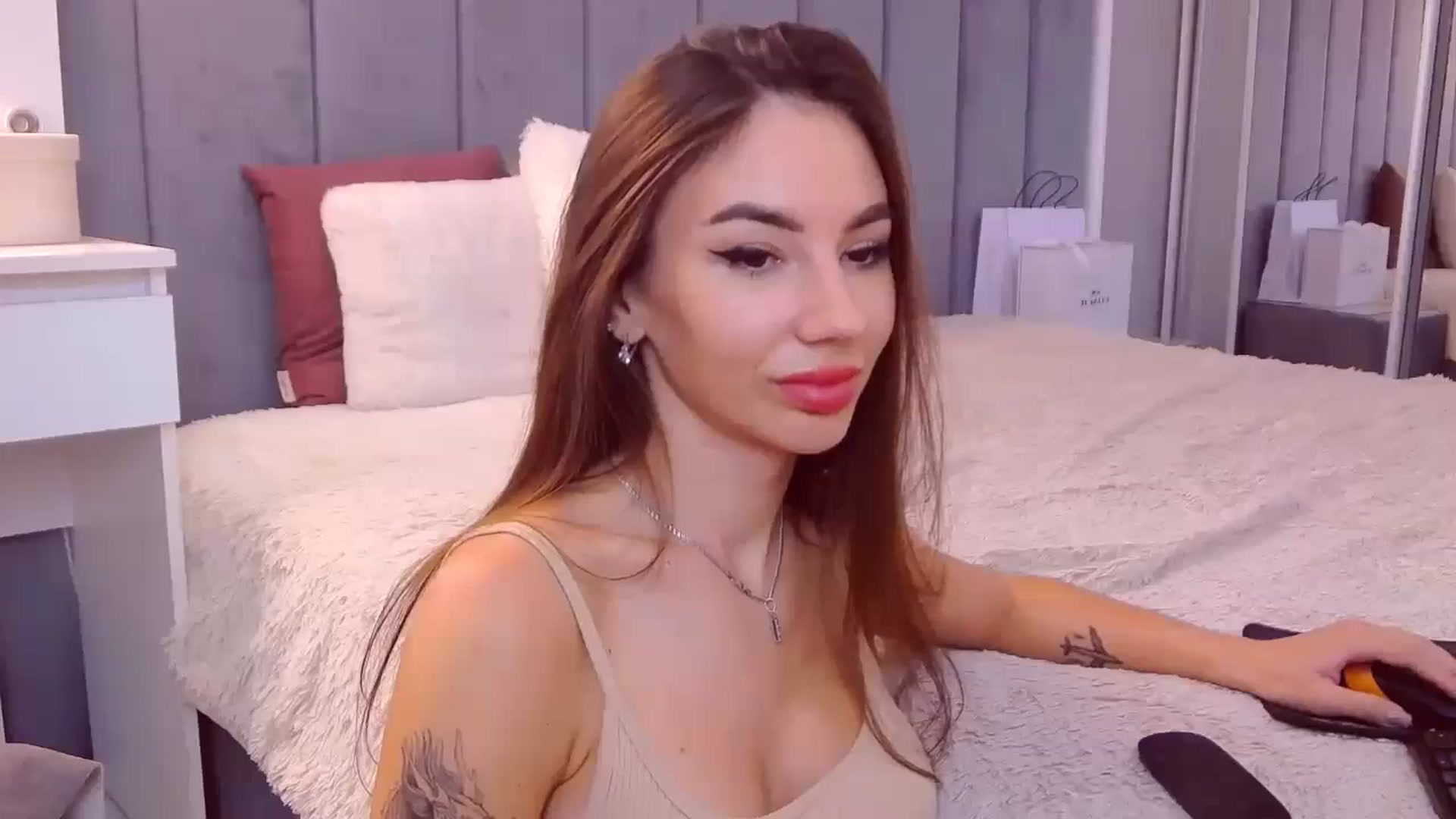 Gallery image thumbnail from SelenaLo's myfreecams stream on, 10/04/2024, 11:10 image 13 of 20