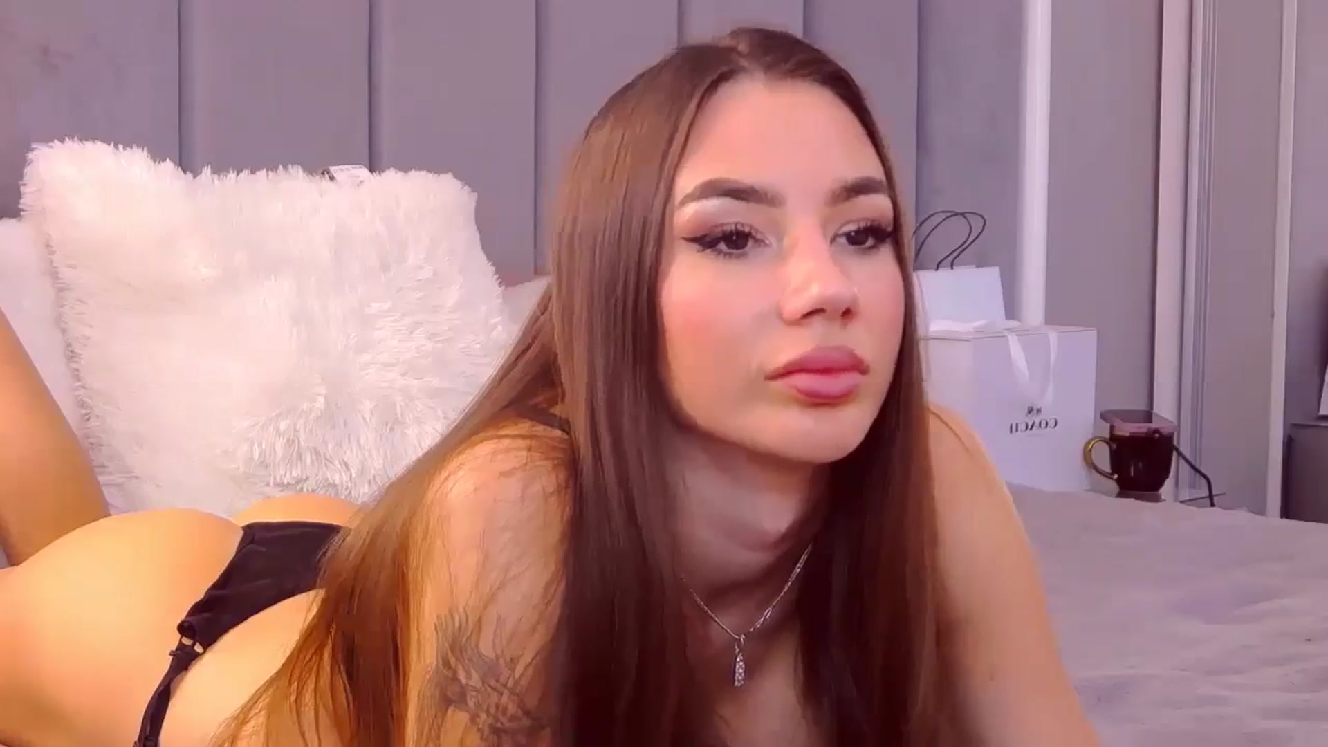 Gallery image thumbnail from SelenaLo's myfreecams stream on, 10/15/2024, 12:44 image 8 of 20
