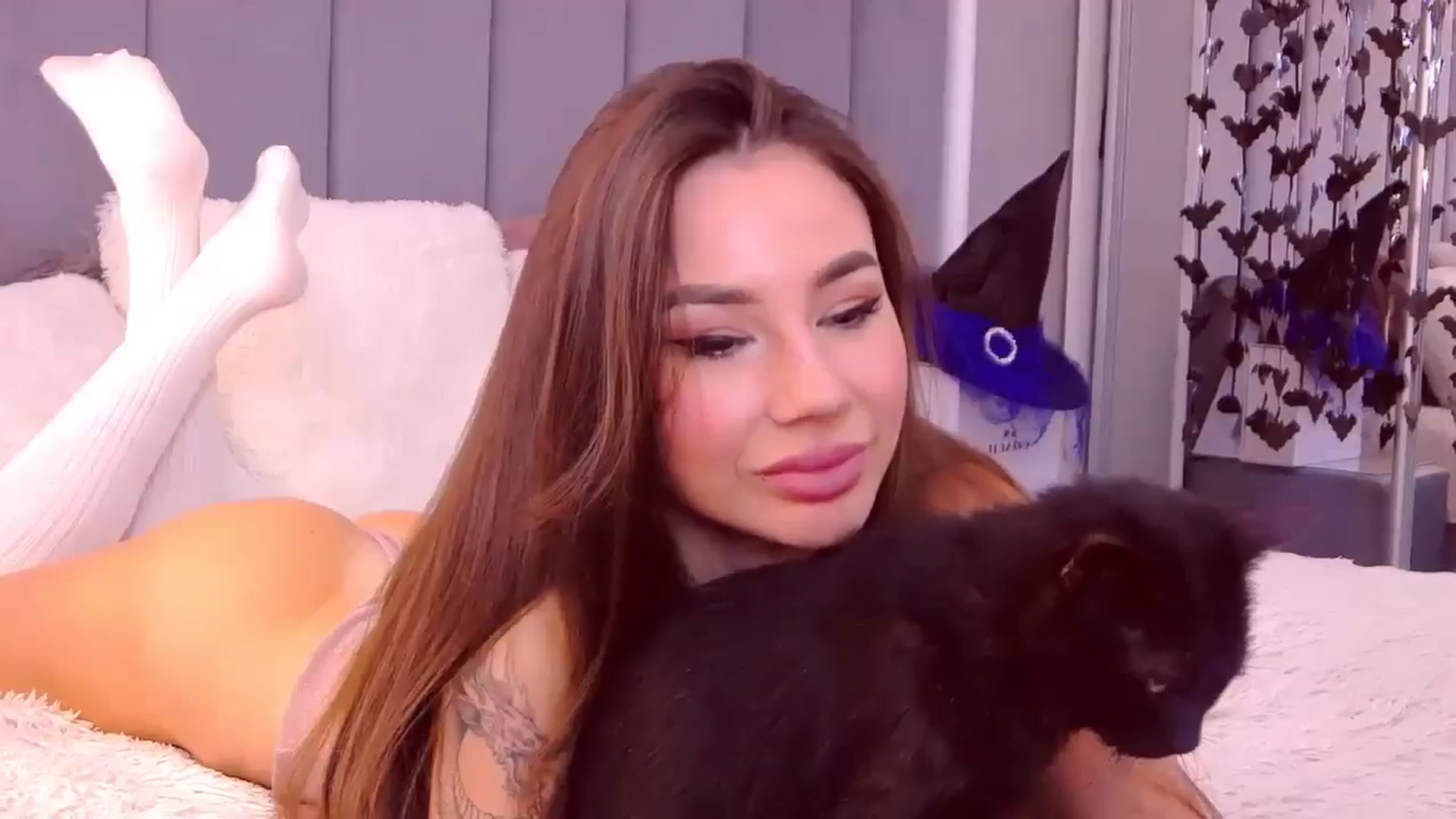 Gallery image thumbnail from SelenaLo's myfreecams stream on, 10/23/2024, 07:47 image 7 of 20