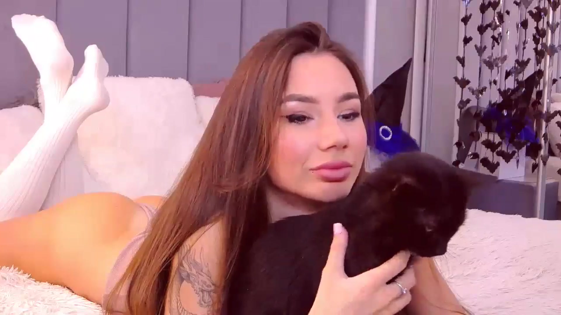 Gallery image thumbnail from SelenaLo's myfreecams stream on, 10/23/2024, 07:47 image 9 of 20