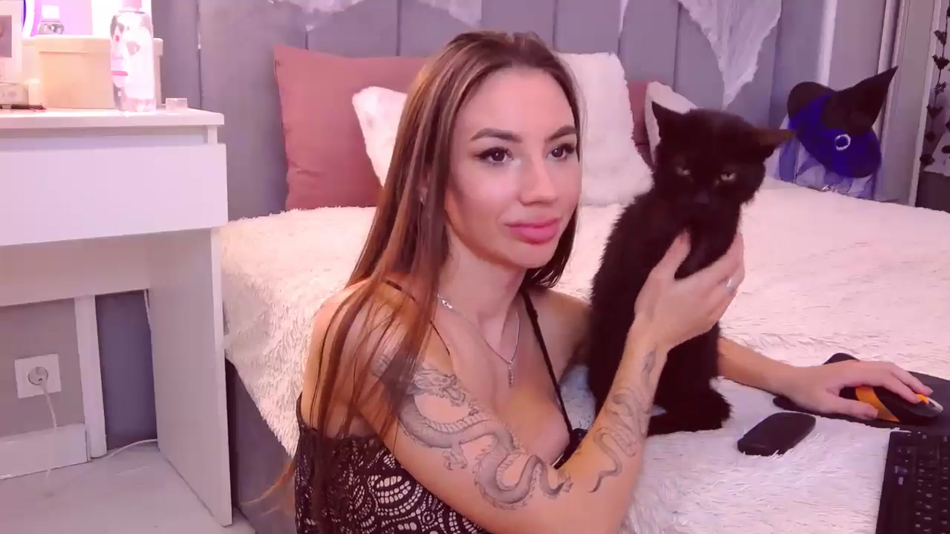 Gallery image thumbnail from SelenaLo's myfreecams stream on, 10/24/2024, 14:08 image 19 of 20