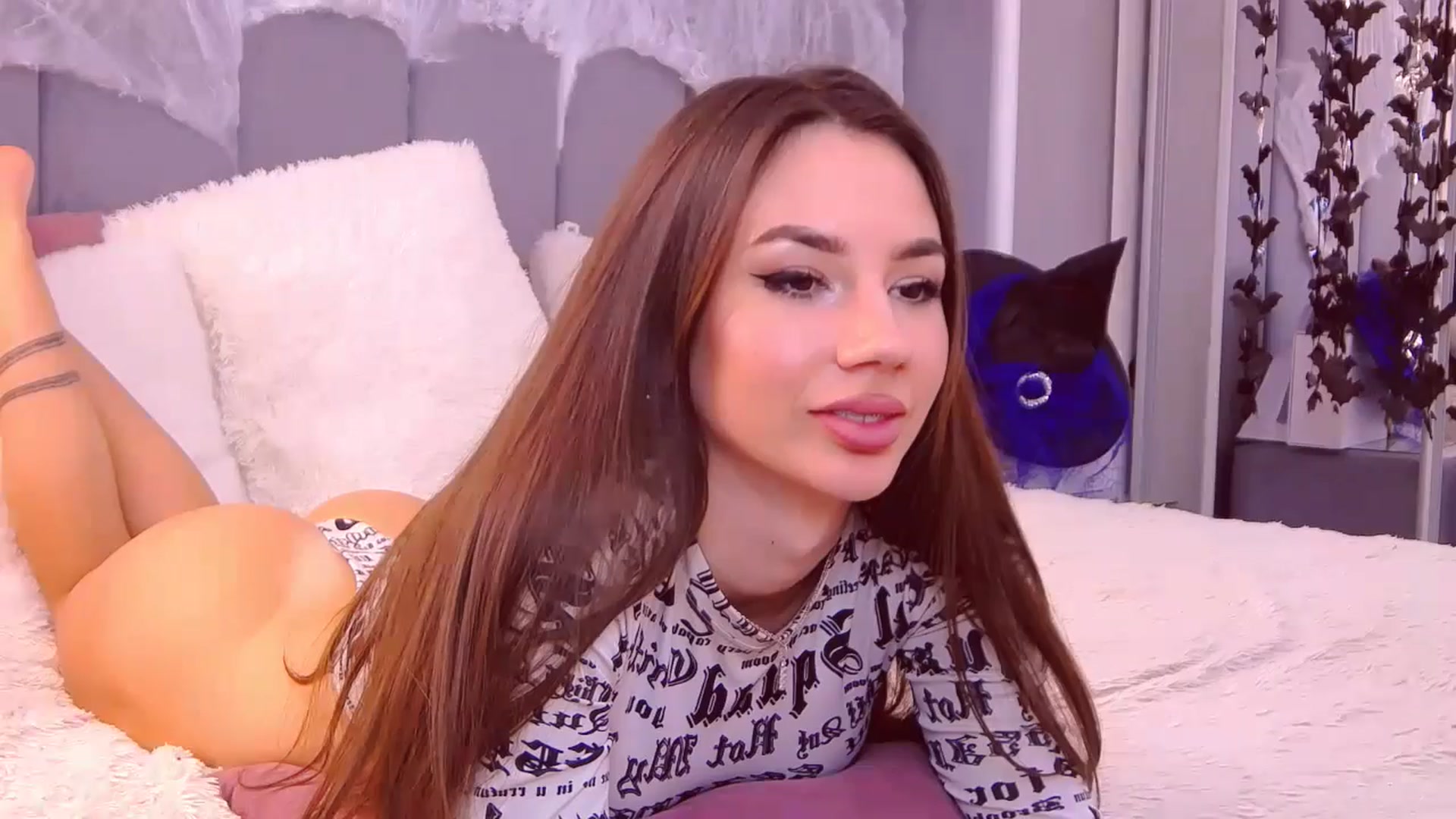 Gallery image thumbnail from SelenaLo's myfreecams stream on, 10/25/2024, 12:24 image 9 of 20