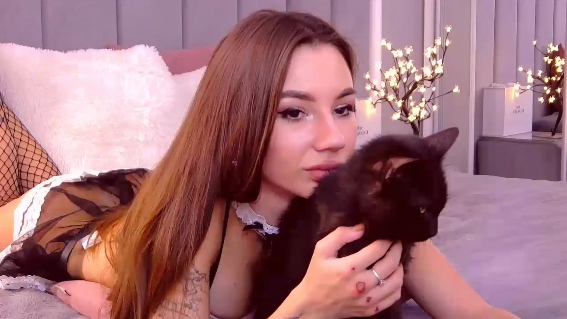 Gallery image thumbnail from SelenaLo's myfreecams stream on, 11/06/2024, 10:37 image 8 of 20