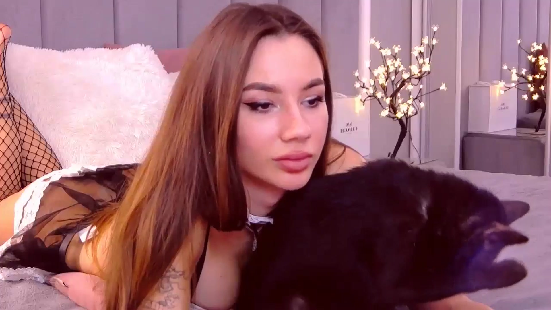 Gallery image thumbnail from SelenaLo's myfreecams stream on, 11/06/2024, 10:37 image 12 of 20