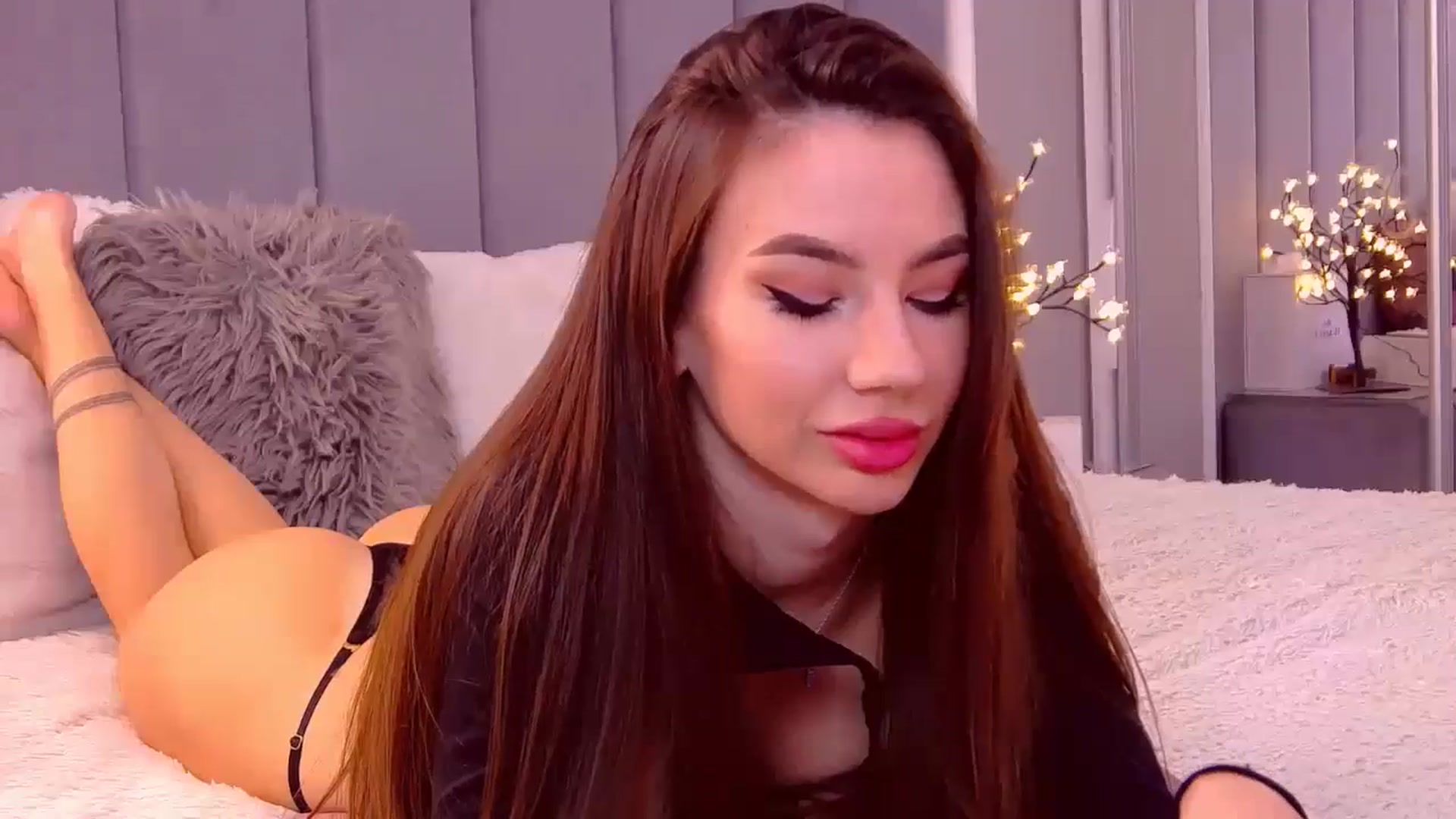 Gallery image thumbnail from SelenaLo's myfreecams stream on, 12/02/2024, 06:32 image 12 of 20