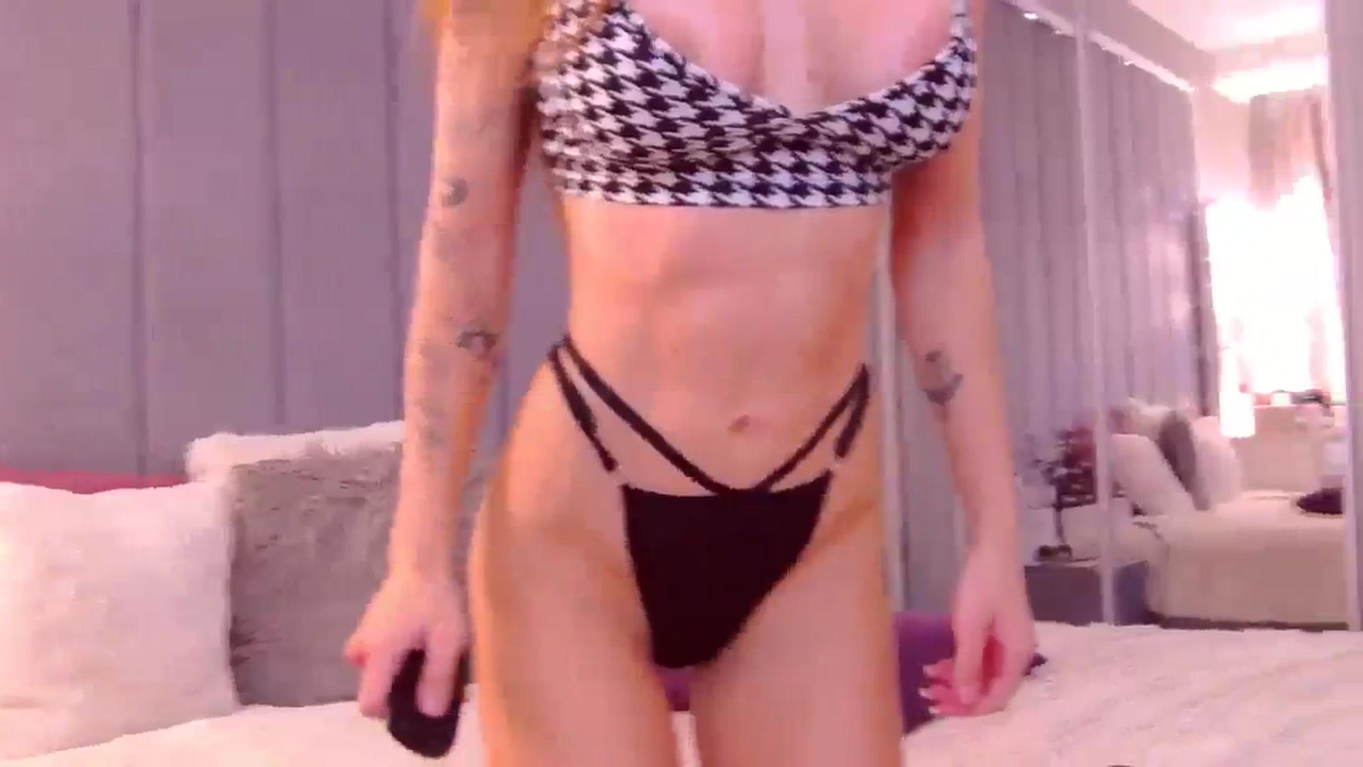 Gallery image thumbnail from SelenaLo's myfreecams stream on, 12/10/2024, 12:50 image 14 of 20