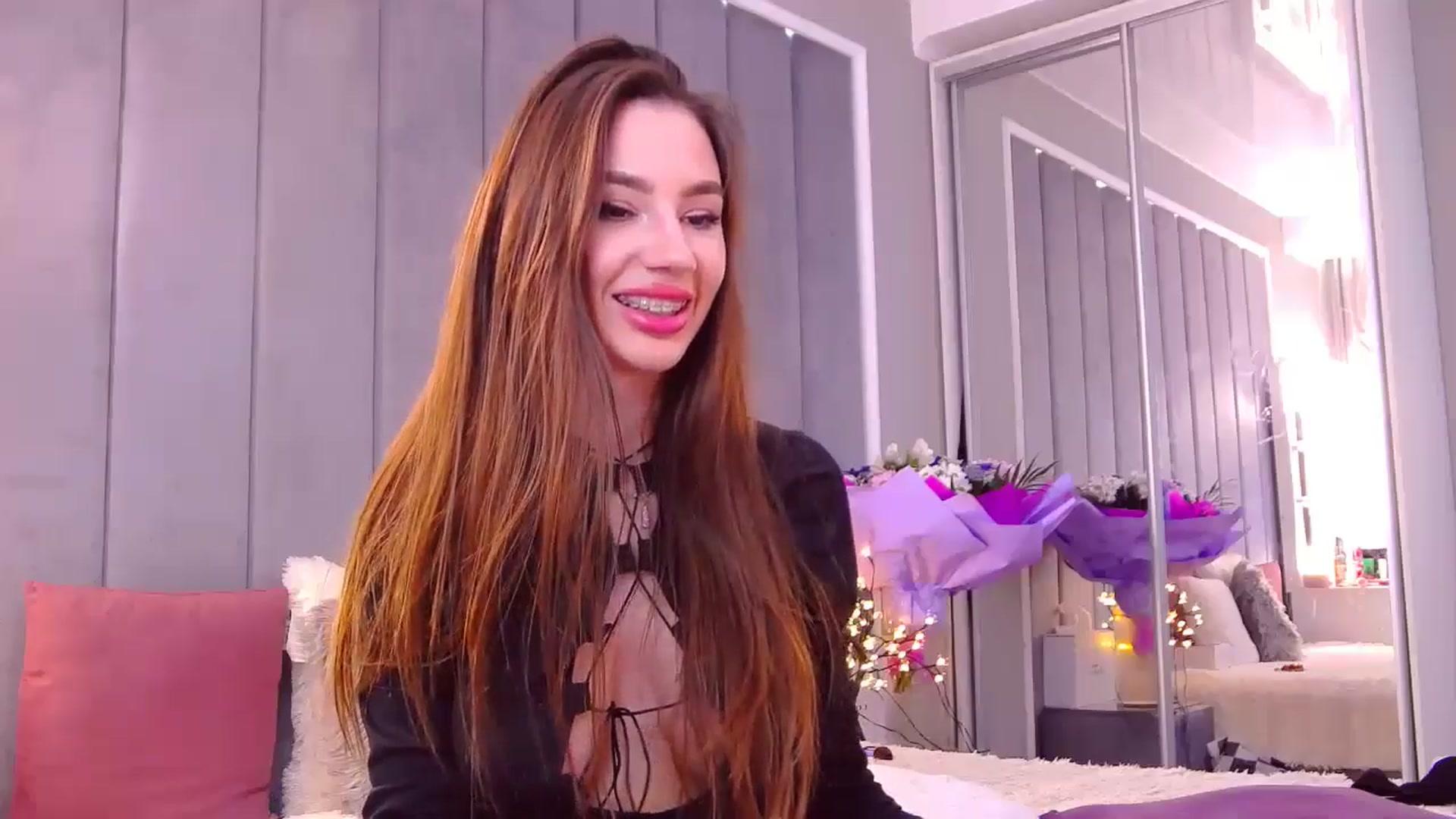 Gallery image thumbnail from SelenaLo's myfreecams stream on, 12/21/2024, 14:00 image 5 of 20