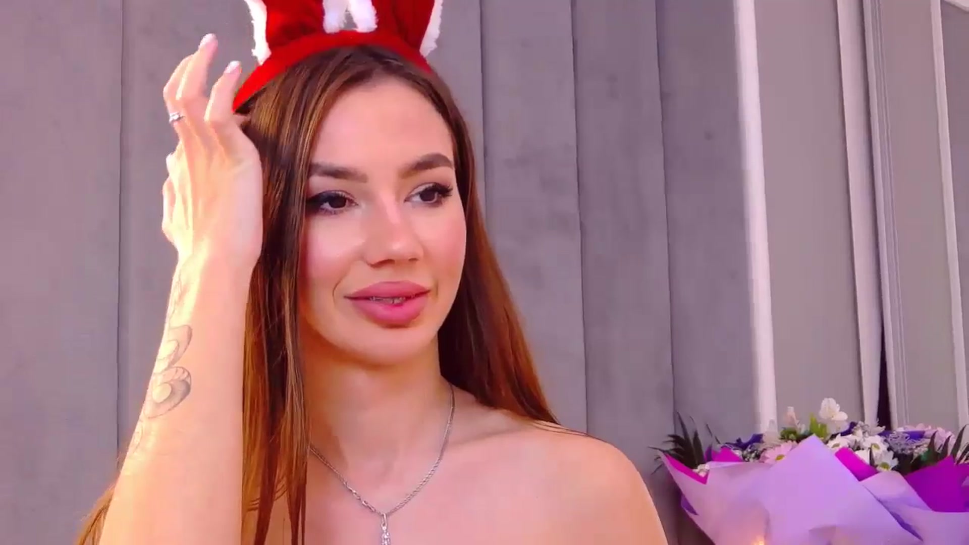 Gallery image thumbnail from SelenaLo's myfreecams stream on, 12/22/2024, 10:16 image 2 of 20