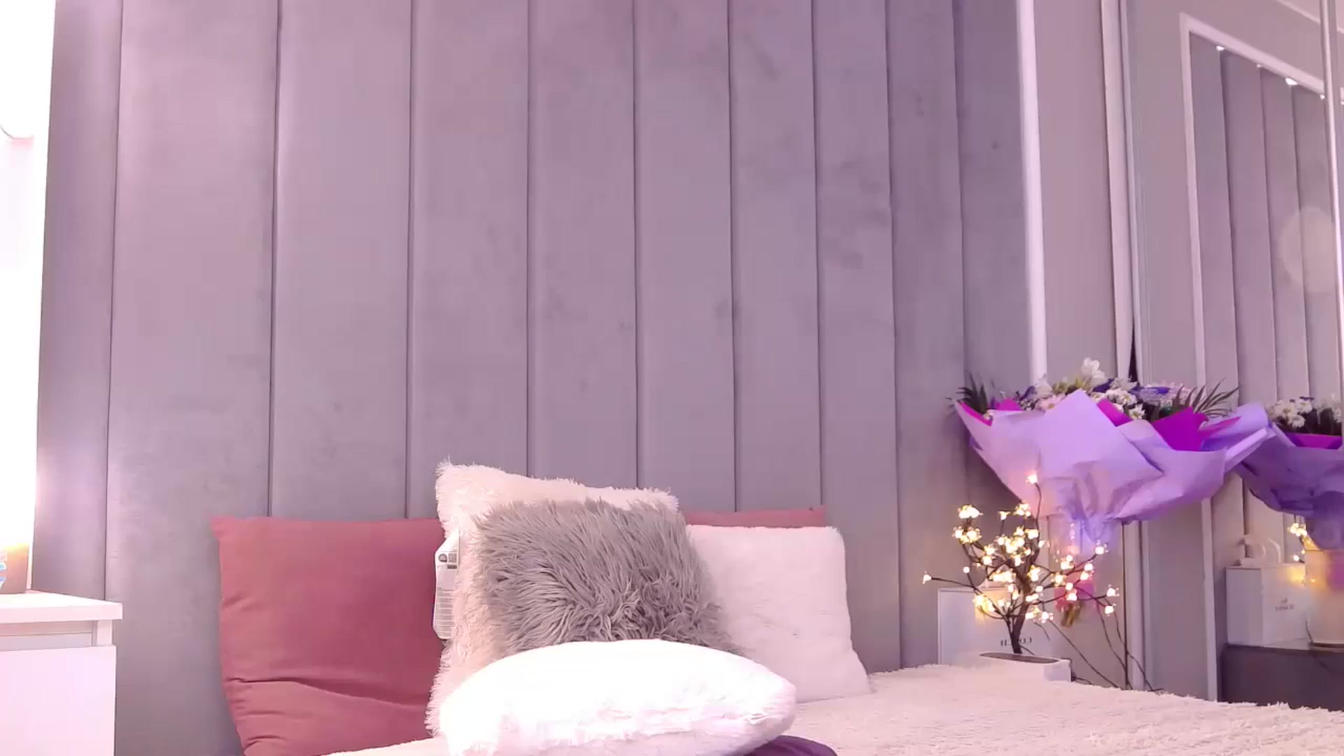 Gallery image thumbnail from SelenaLo's myfreecams stream on, 12/26/2024, 10:43 image 8 of 20