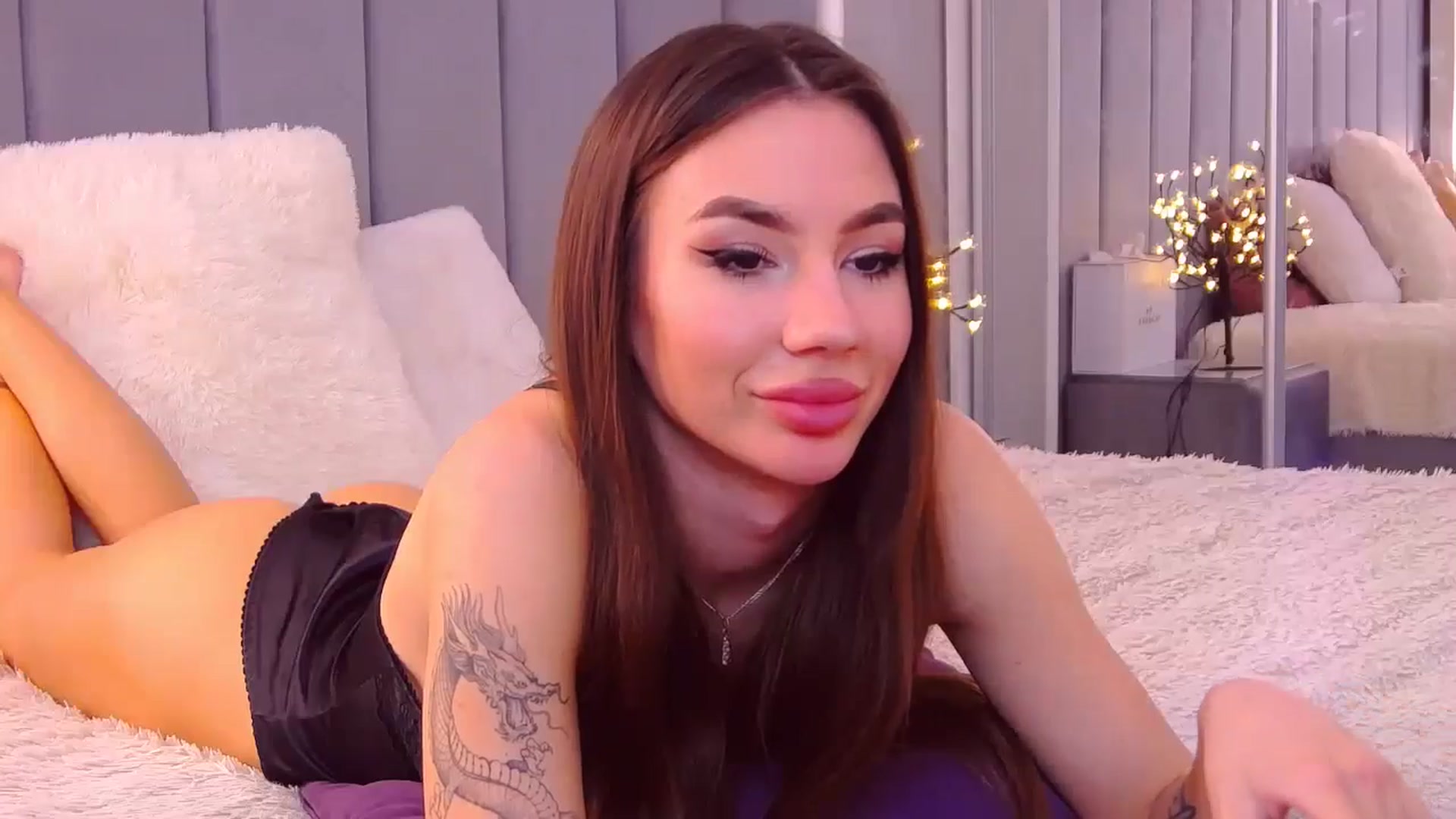 Gallery image thumbnail from SelenaLo's myfreecams stream on, 01/10/2025, 11:58 image 2 of 20