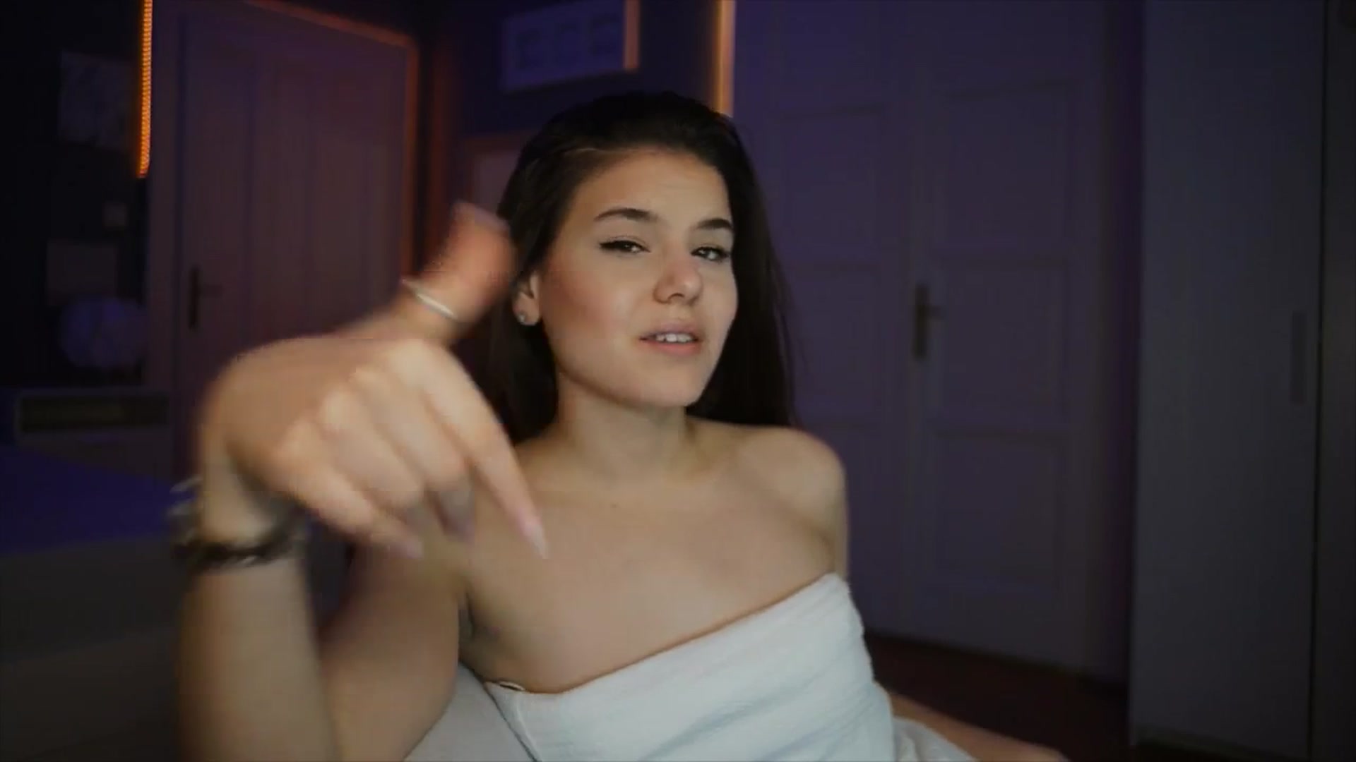 Gallery image thumbnail from Selena_'s myfreecams stream on, 03/07/2026, 22:21 image 14 of 20