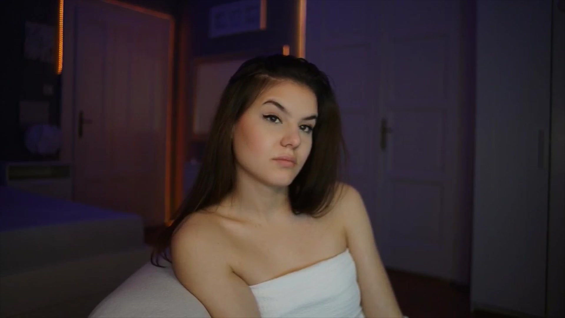 Gallery image thumbnail from Selena_'s myfreecams stream on, 03/07/2026, 22:21 image 17 of 20