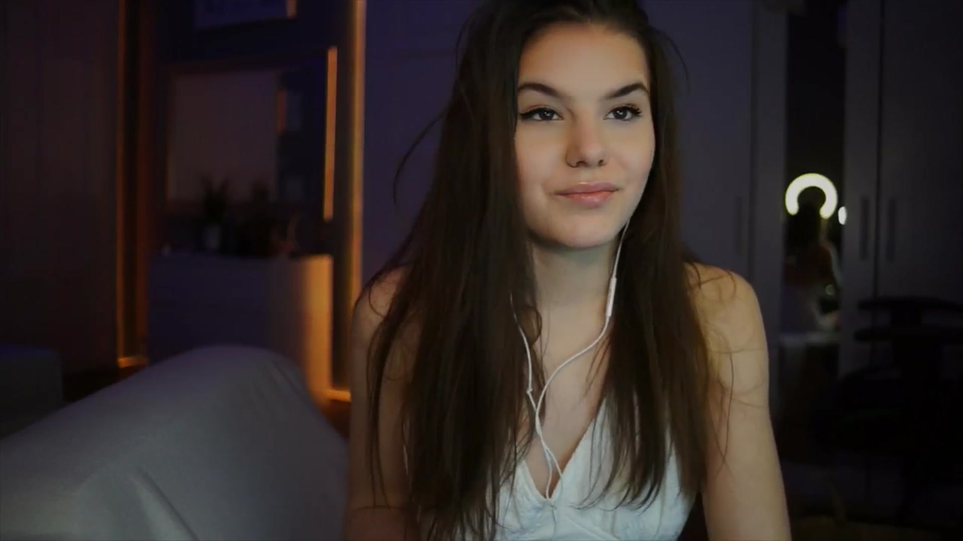 Gallery image thumbnail from Selena_'s myfreecams stream on, 03/08/2026, 24:12 image 19 of 20