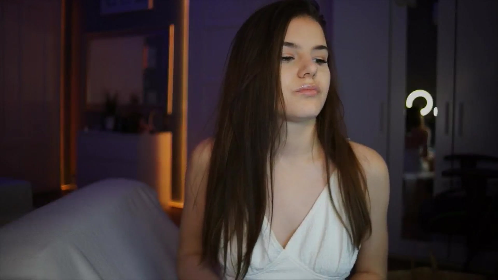 Gallery image thumbnail from Selena_'s myfreecams stream on, 03/08/2026, 24:12 image 15 of 20