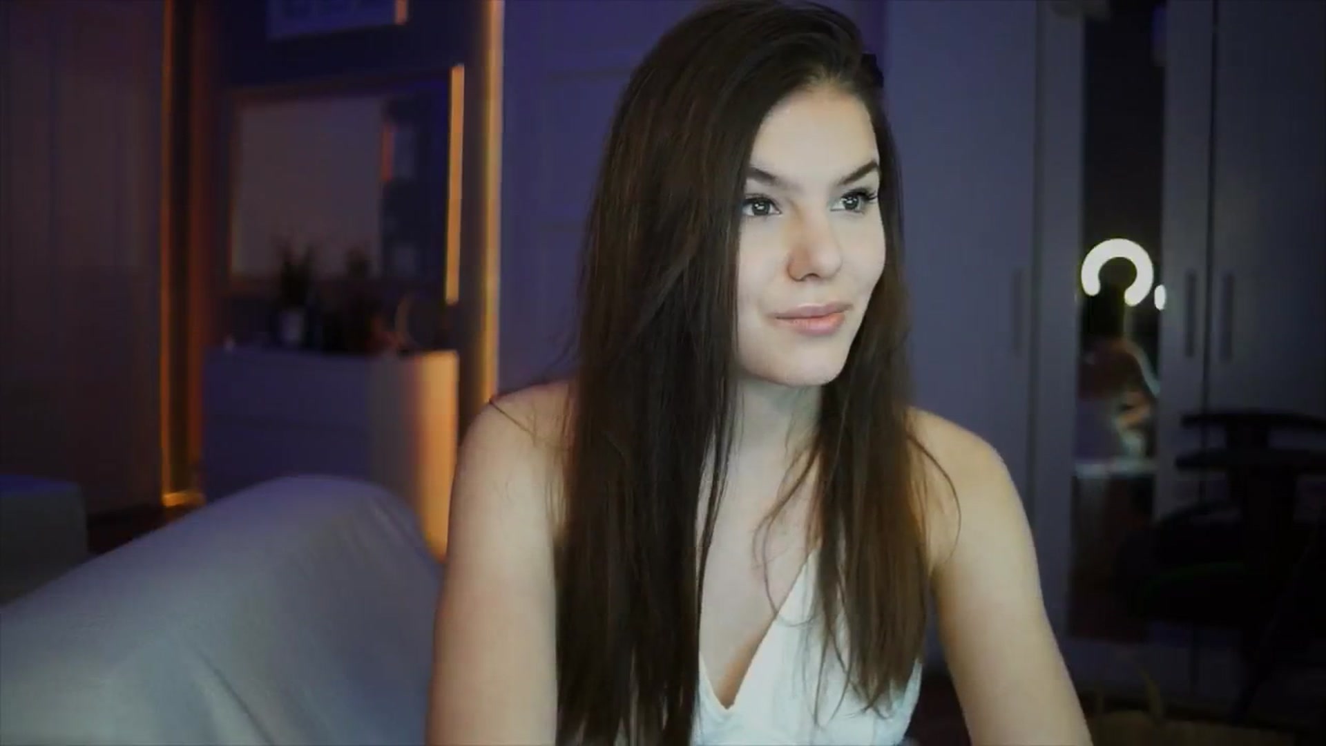 Gallery image thumbnail from Selena_'s myfreecams stream on, 03/08/2026, 24:12 image 16 of 20