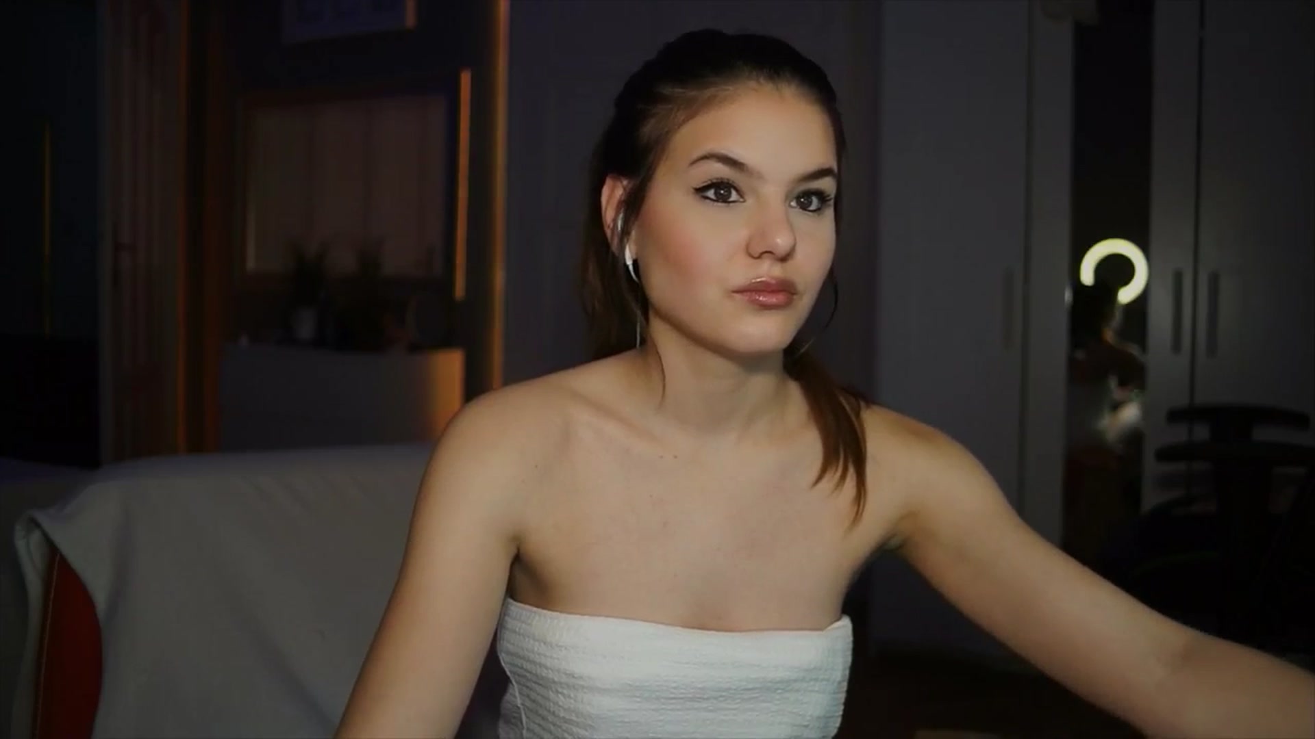 Gallery image thumbnail from Selena_'s myfreecams stream on, 03/08/2026, 02:37 image 8 of 20