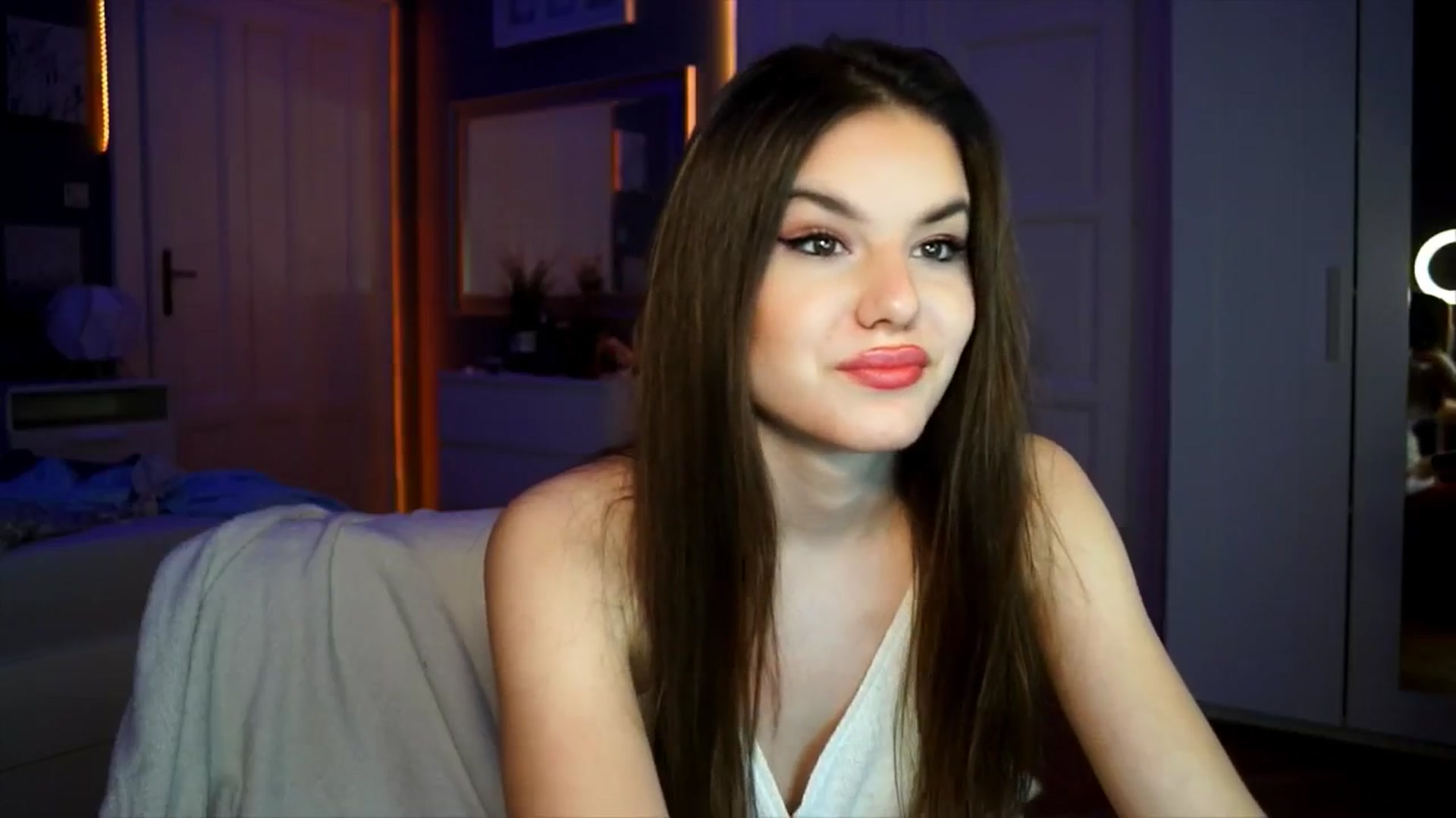 Gallery image thumbnail from Selena_'s myfreecams stream on, 03/13/2026, 23:56 image 16 of 20