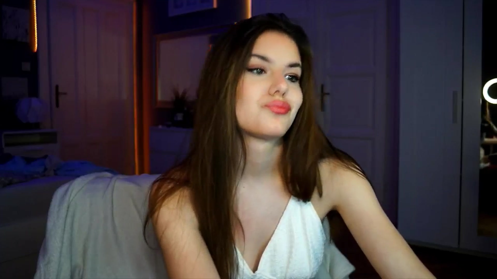 Gallery image thumbnail from Selena_'s myfreecams stream on, 03/13/2026, 23:56 image 15 of 20