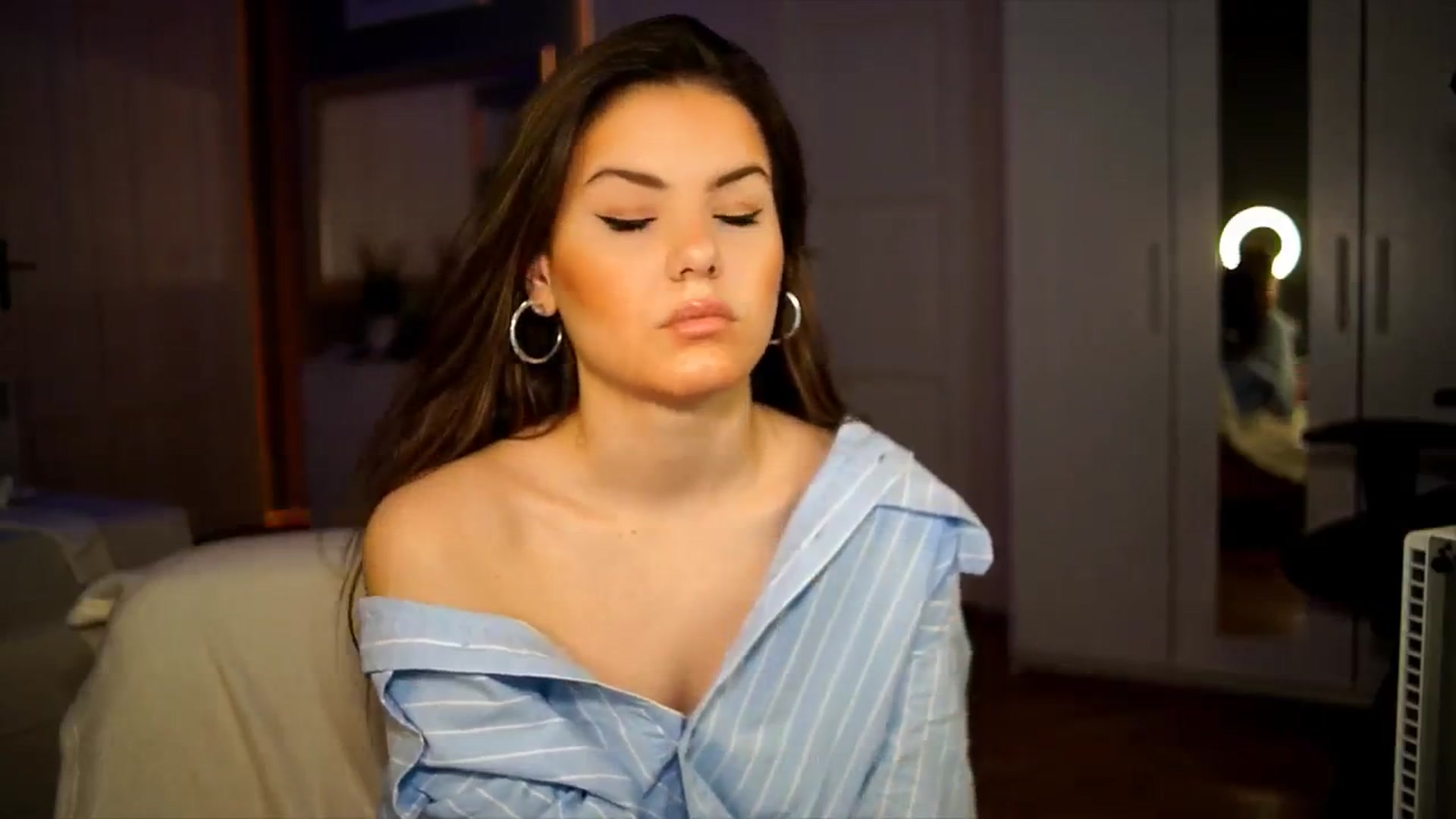 Gallery image thumbnail from Selena_'s myfreecams stream on, 04/02/2026, 20:55 image 17 of 20